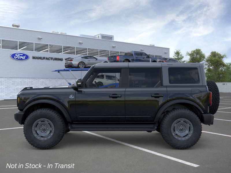 2025 Ford Bronco Outer Banks photo 3