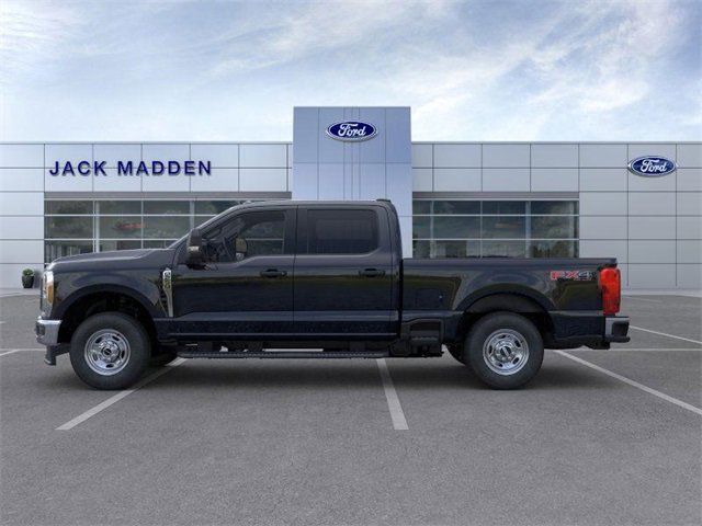 2025 Ford F-250 photo 3