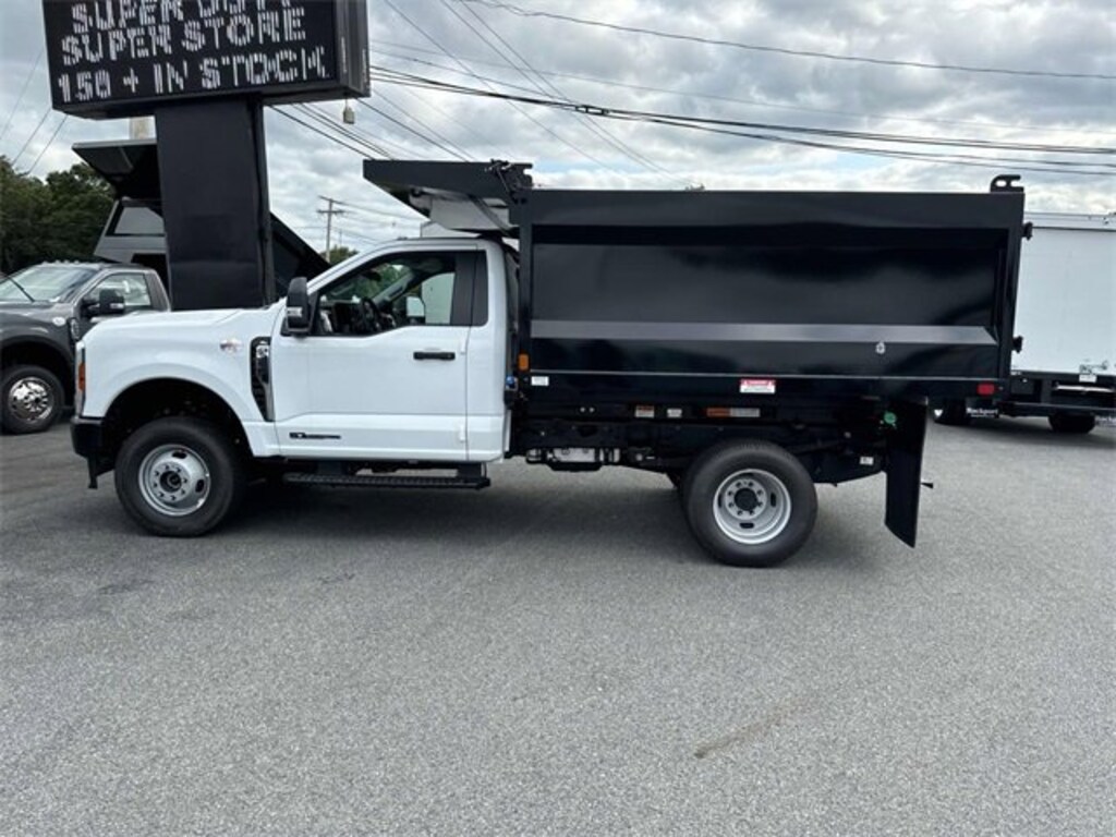 New 2024 Ford F-350 Landscaper Dump Body XL XL 4WD Reg Cab 145 WB 60 CA