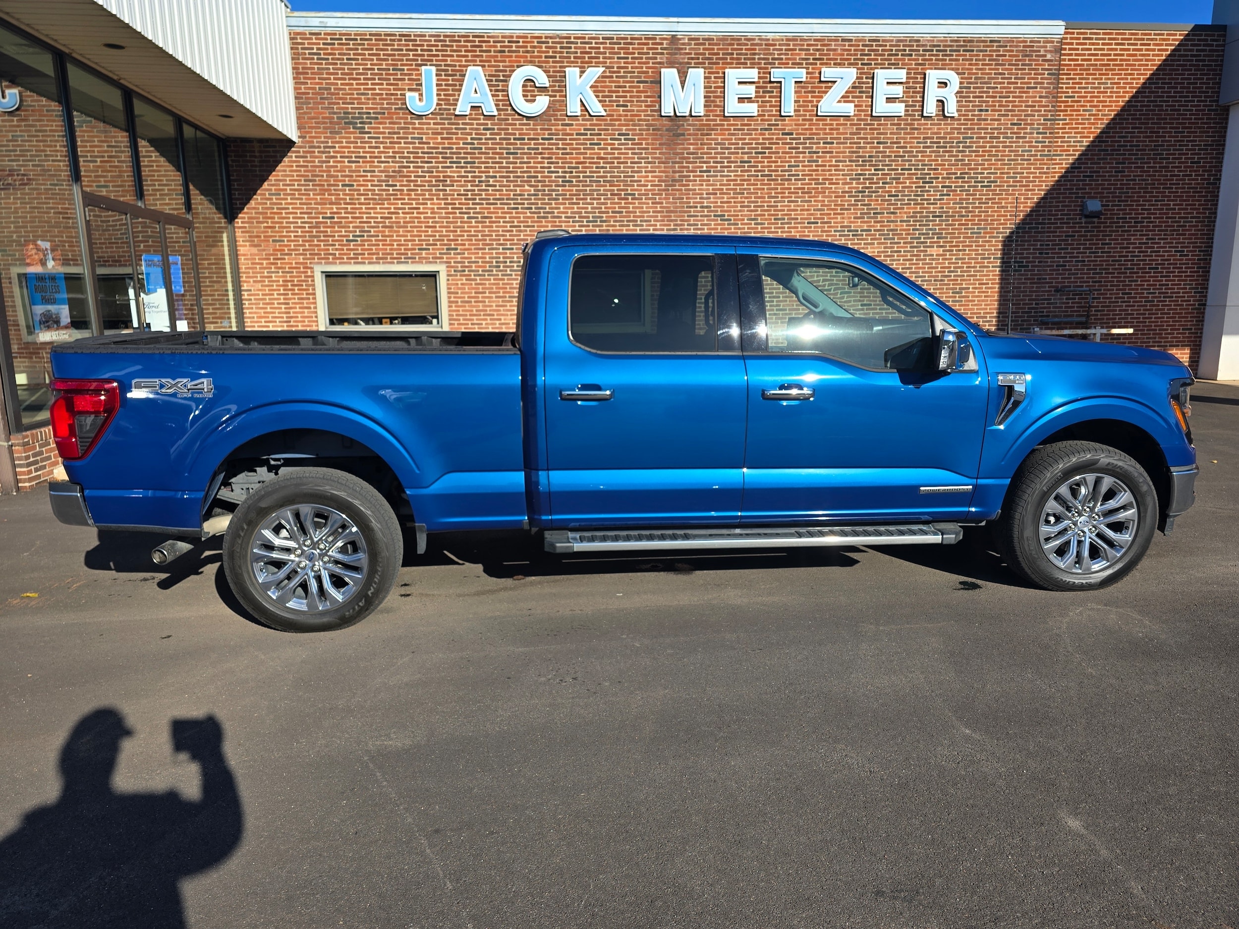 2024 Ford F-150 XLT - Photo 9