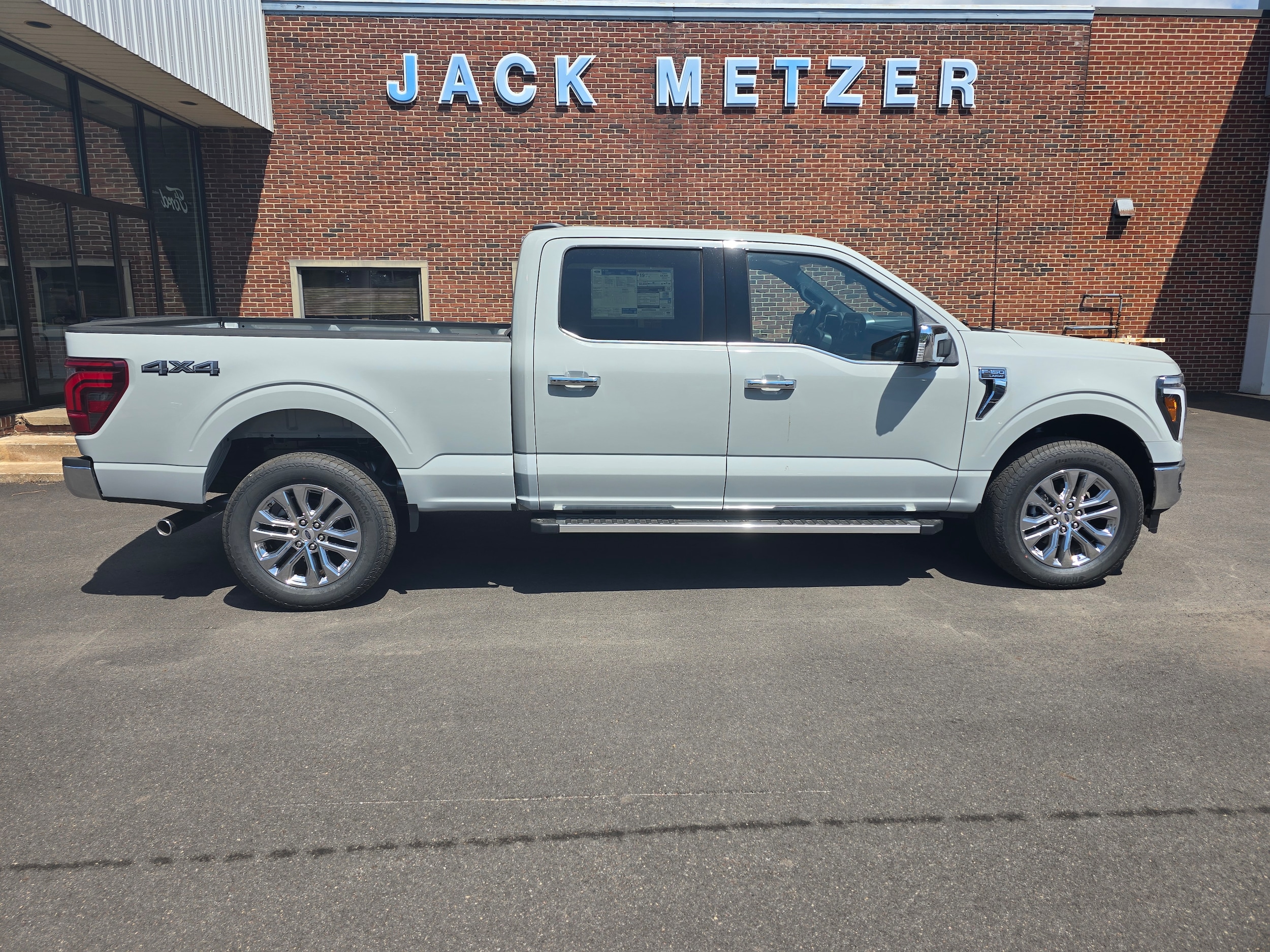 2026 Ford F-150 Lariat - Photo 9
