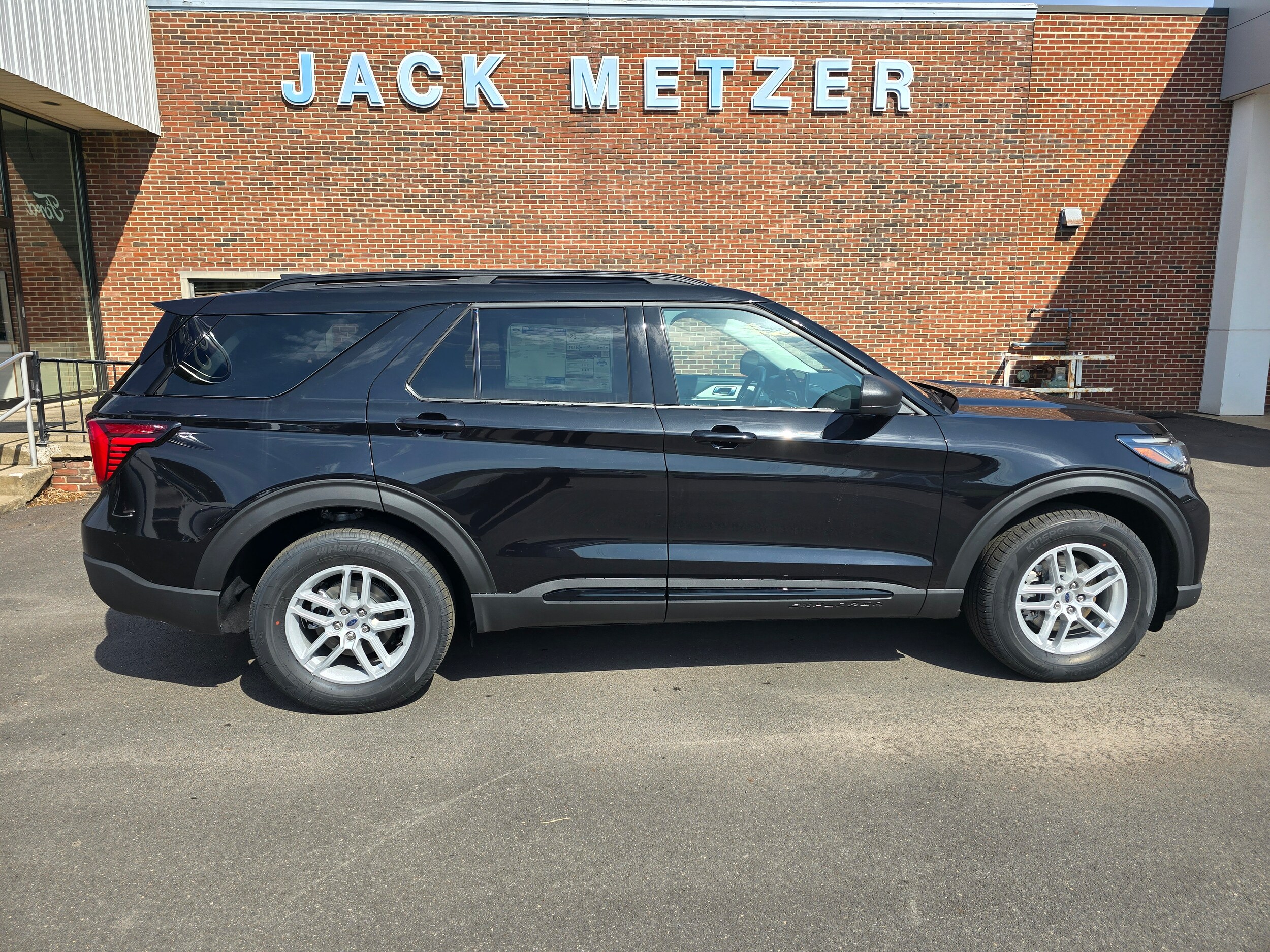 2026 Ford Explorer Active - Photo 8