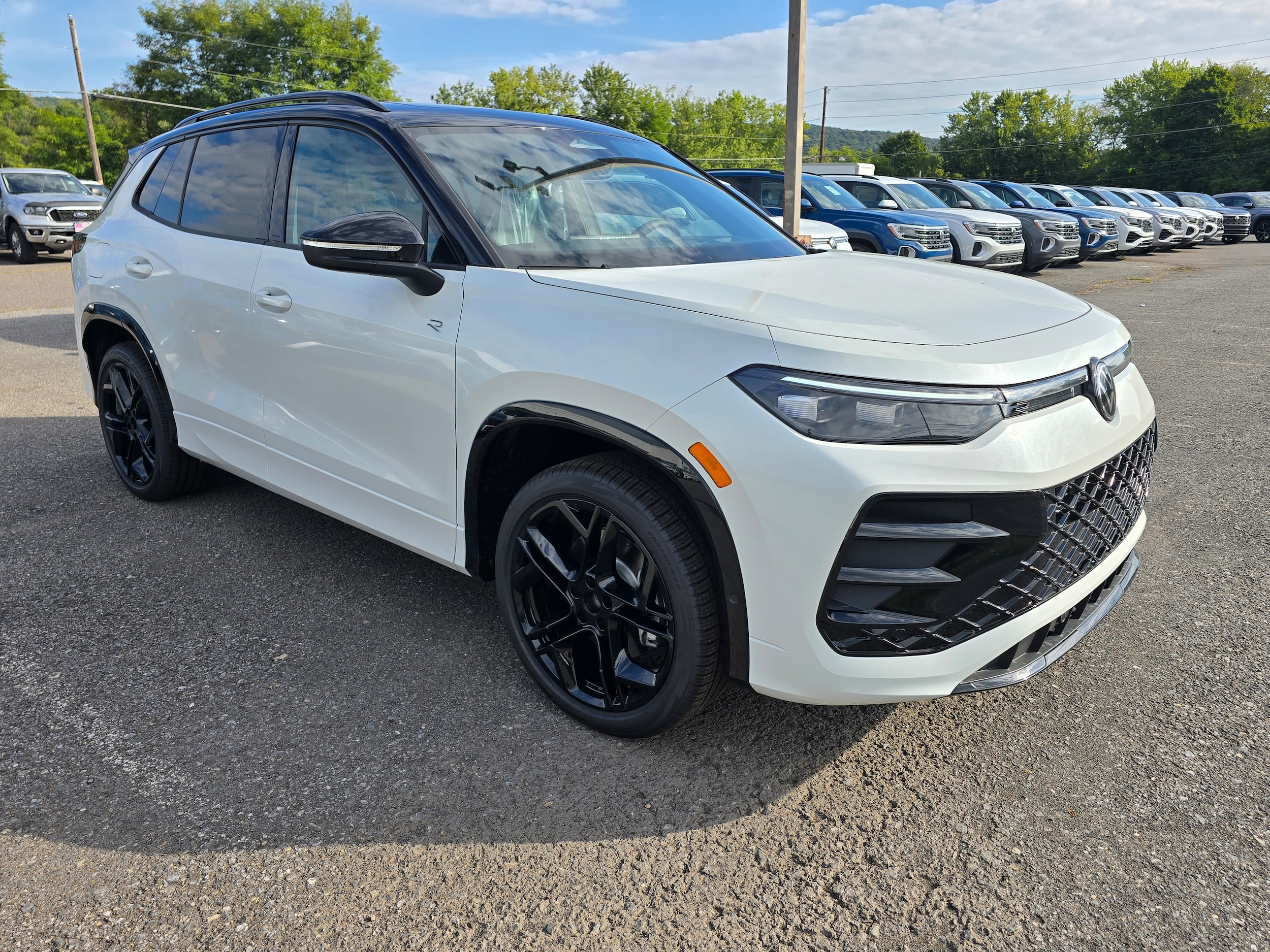 2026 Volkswagen Tiguan SE R-LINE BLACK