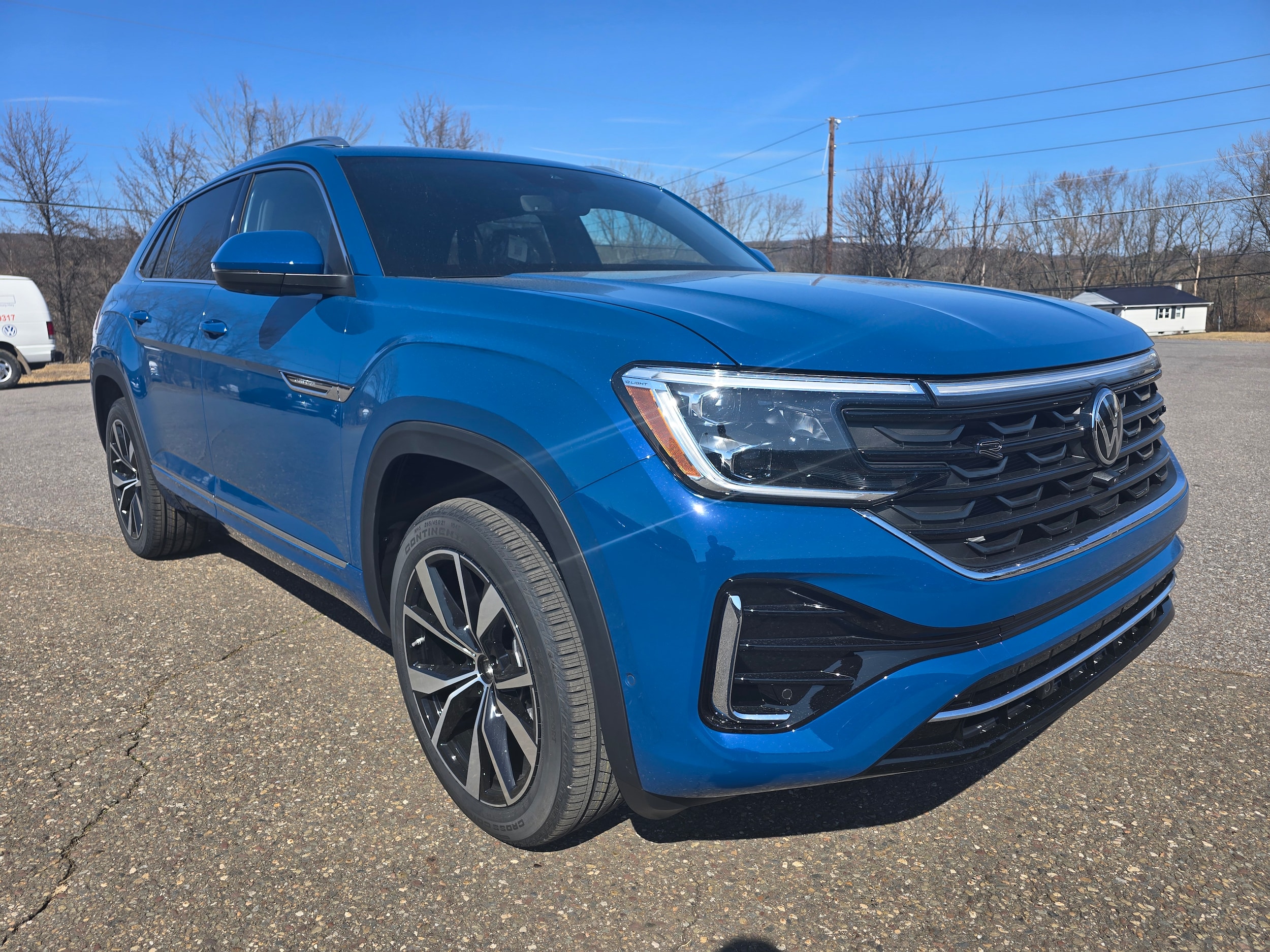 2025 Volkswagen Atlas Cross Sport 2.0T SEL Premium R-Line