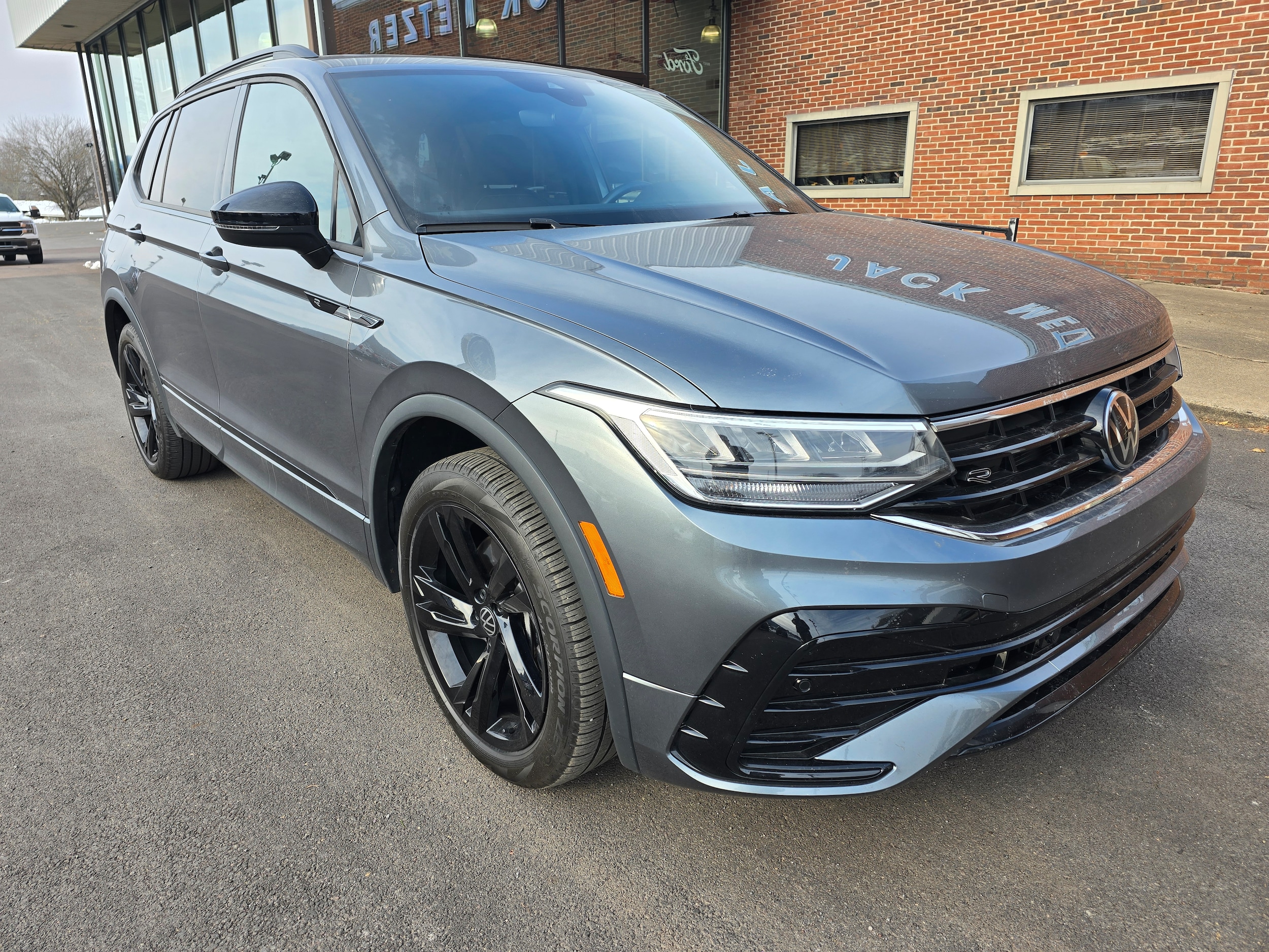 2024 Volkswagen Tiguan SE R-LINE BLACK