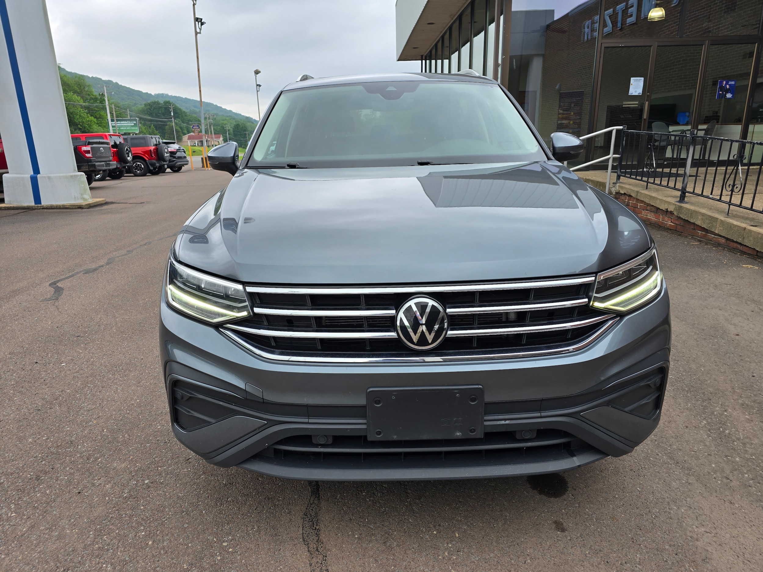 Used 2023 Volkswagen Tiguan SE with VIN 3VVMB7AX1PM017740 for sale in Danville, PA