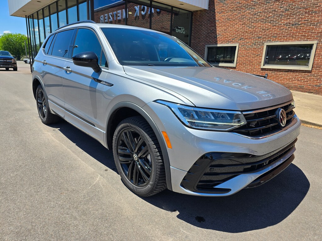 Certified 2022 Volkswagen Tiguan 2.0T SE R-Line Black SUV