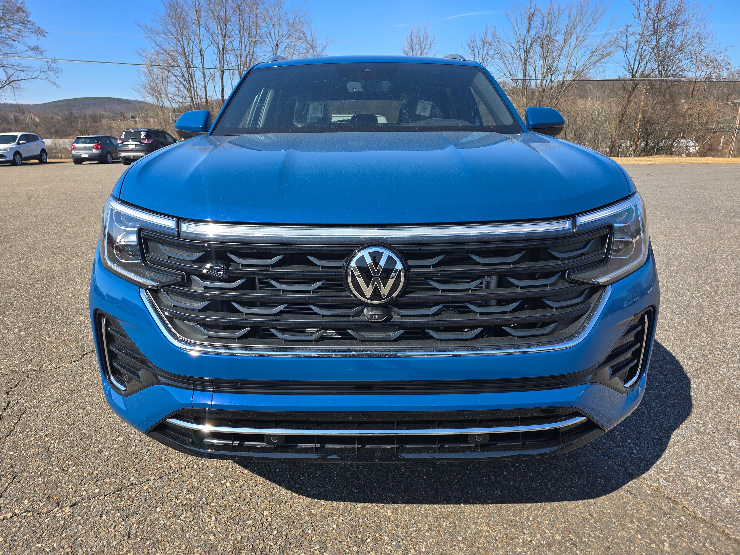 2025 Volkswagen Atlas Cross Sport SEL Premium R-Line photo 2