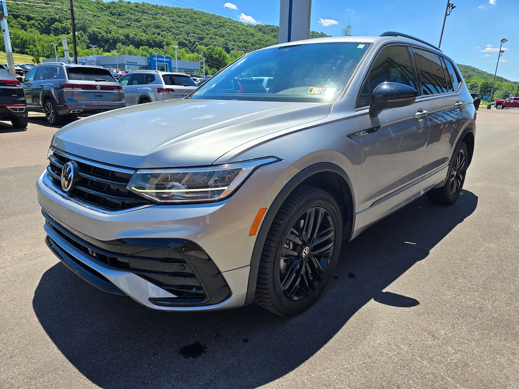 Certified 2022 Volkswagen Tiguan 2.0T SE R-Line Black SUV