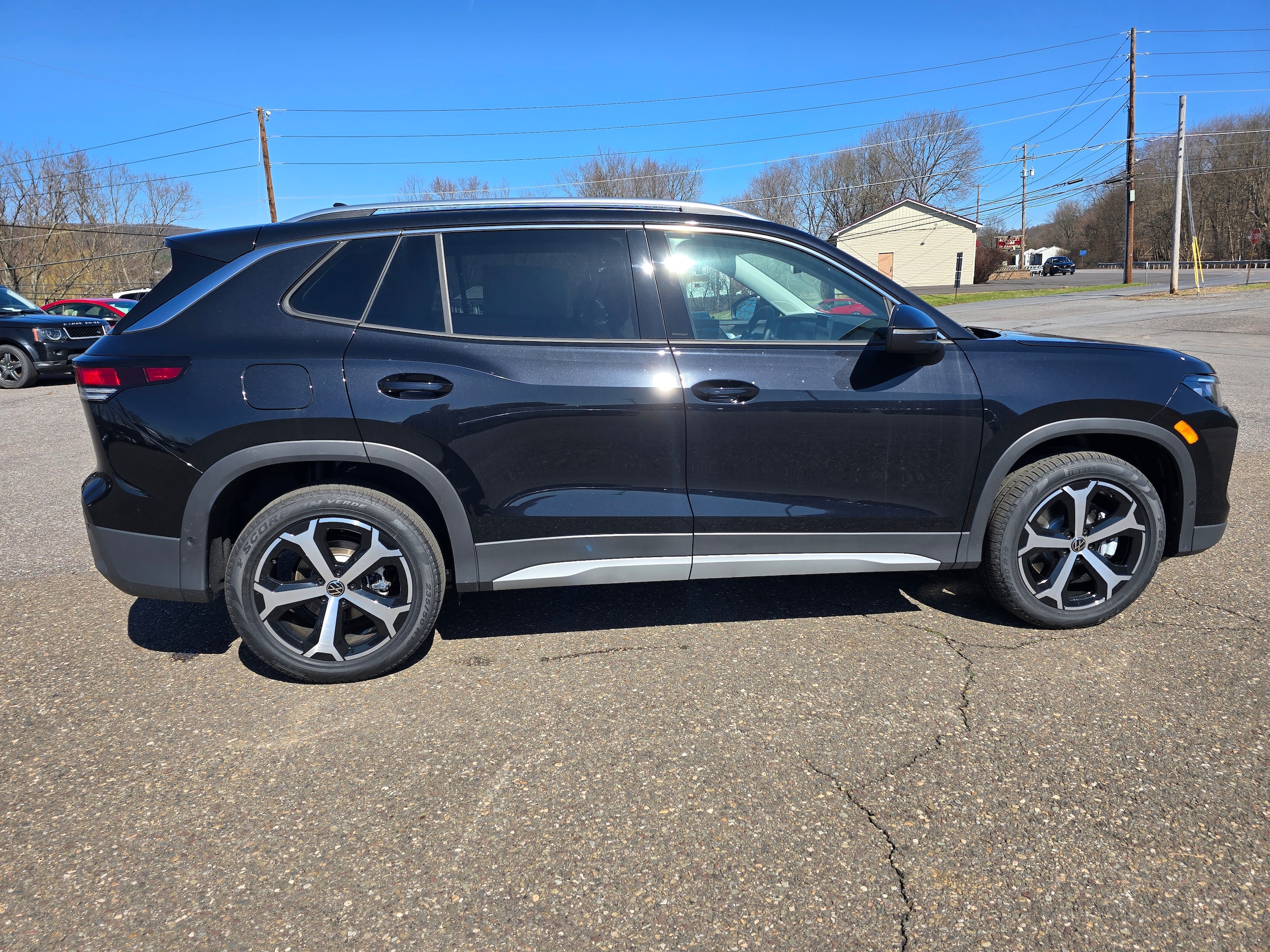 2026 Volkswagen Tiguan SE - Photo 8