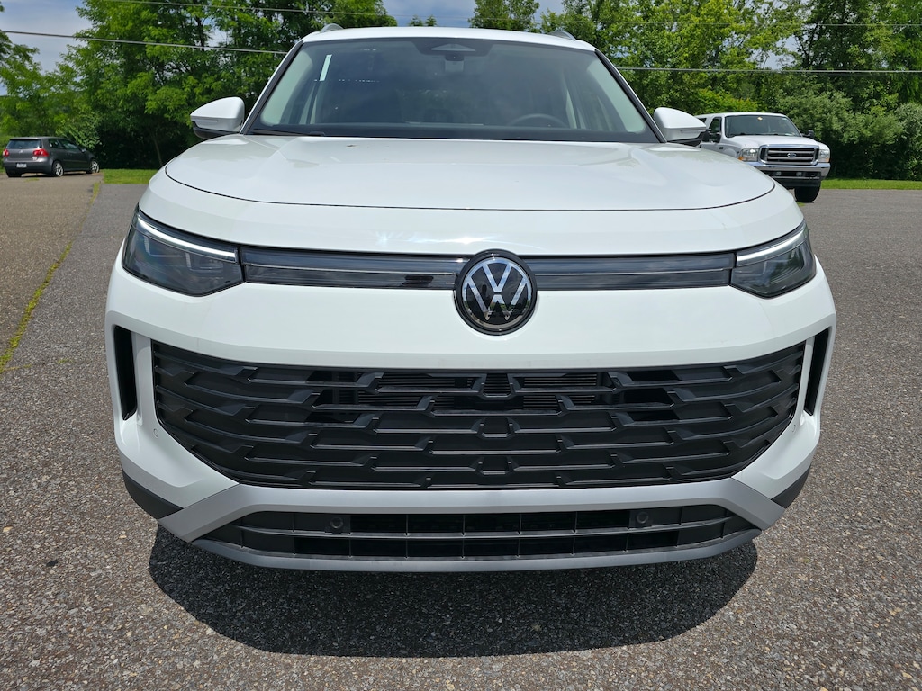 New 2026 Volkswagen Tiguan 2.0T SE SUV