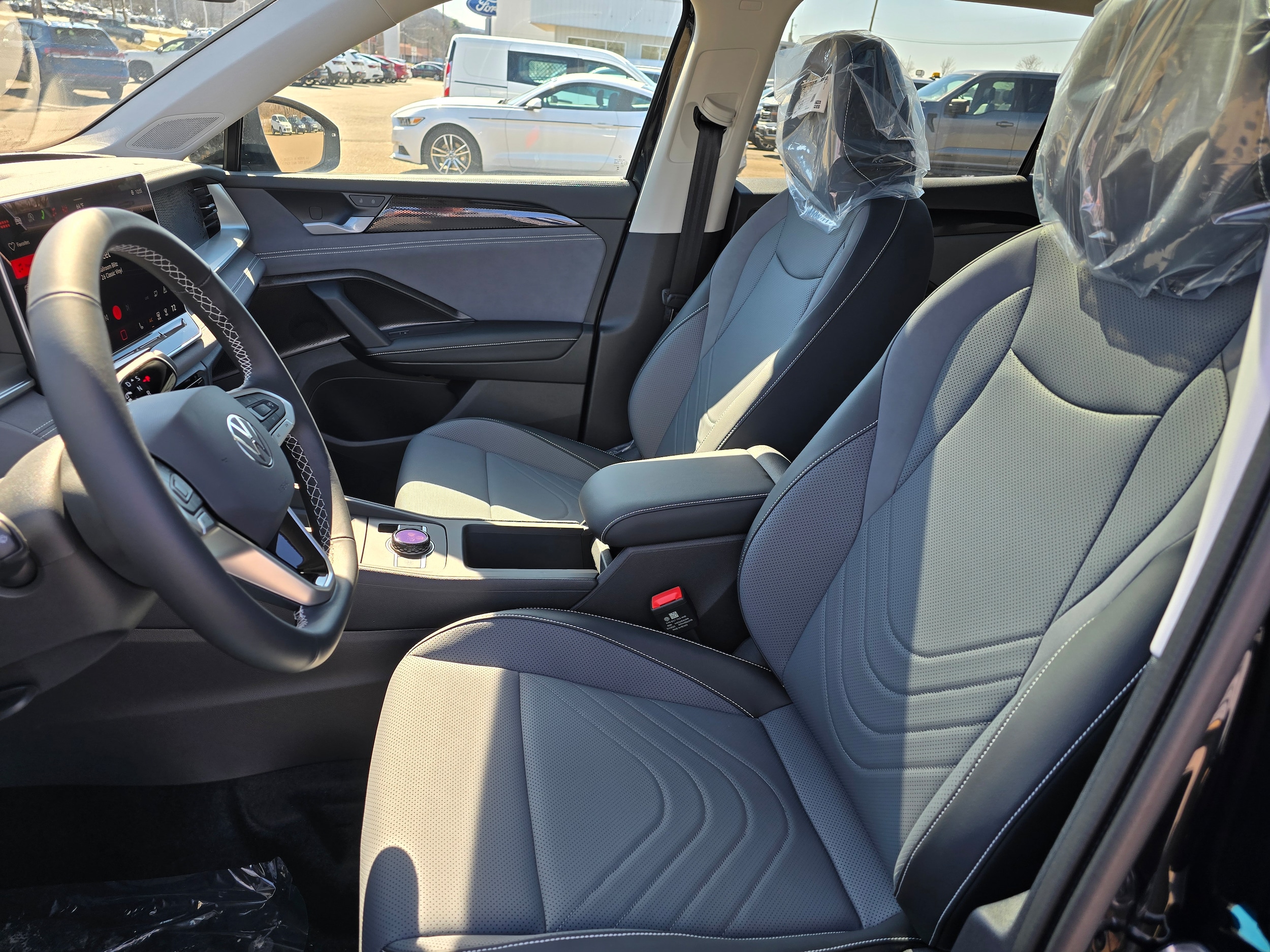 2026 Volkswagen Tiguan SE - Photo 11
