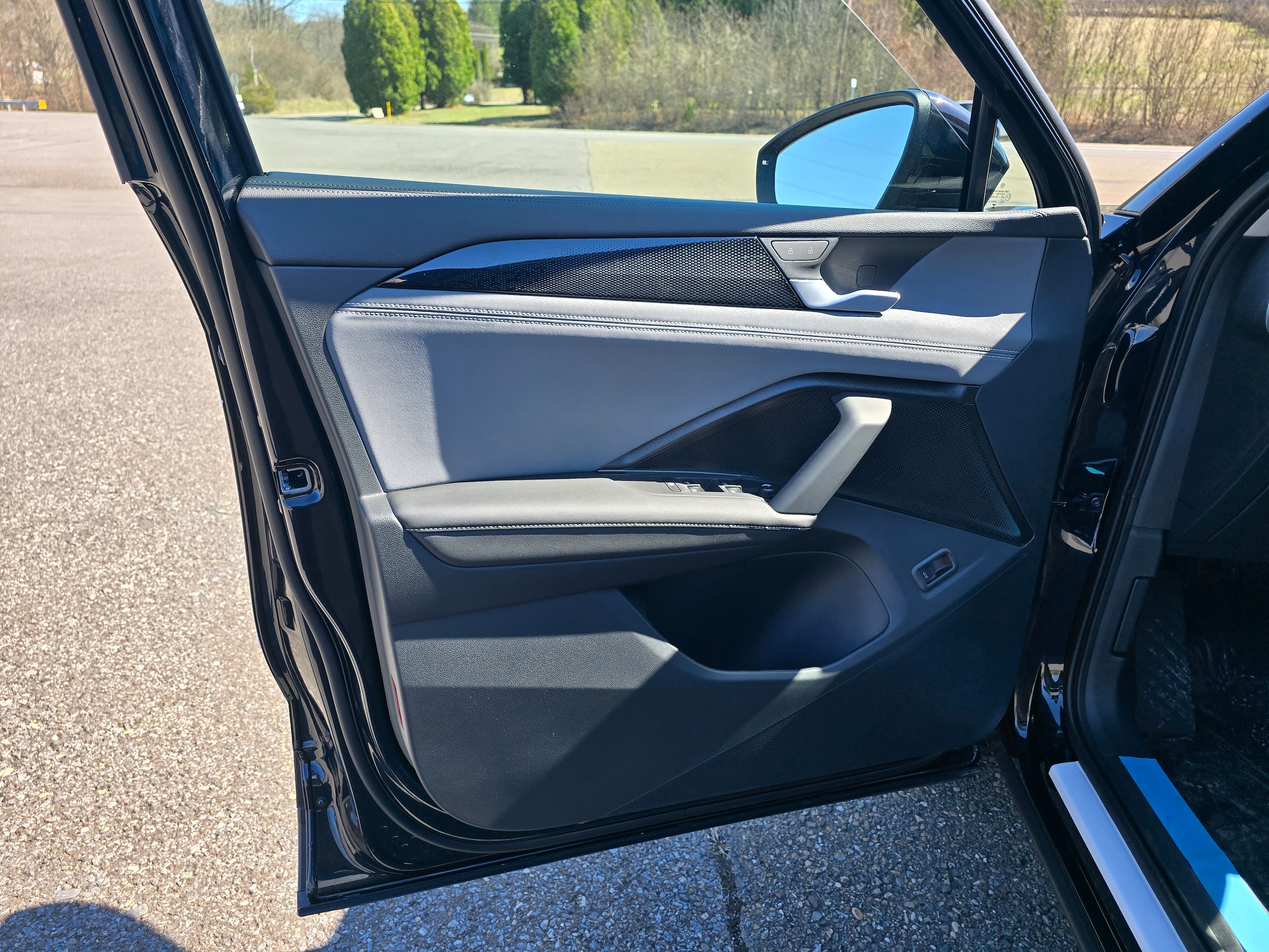2026 Volkswagen Tiguan SE - Photo 9