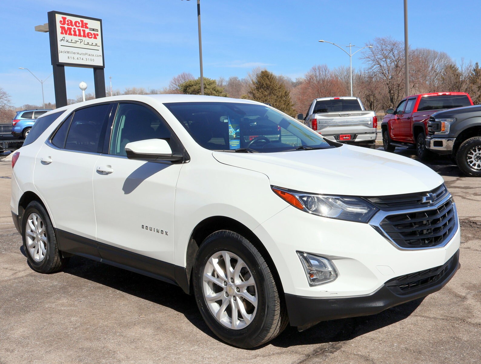 2019 Chevrolet Equinox LT photo 3