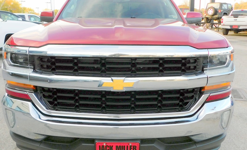 Used 2018 Chevrolet Silverado 1500 LT w/1LT Truck Crew Cab