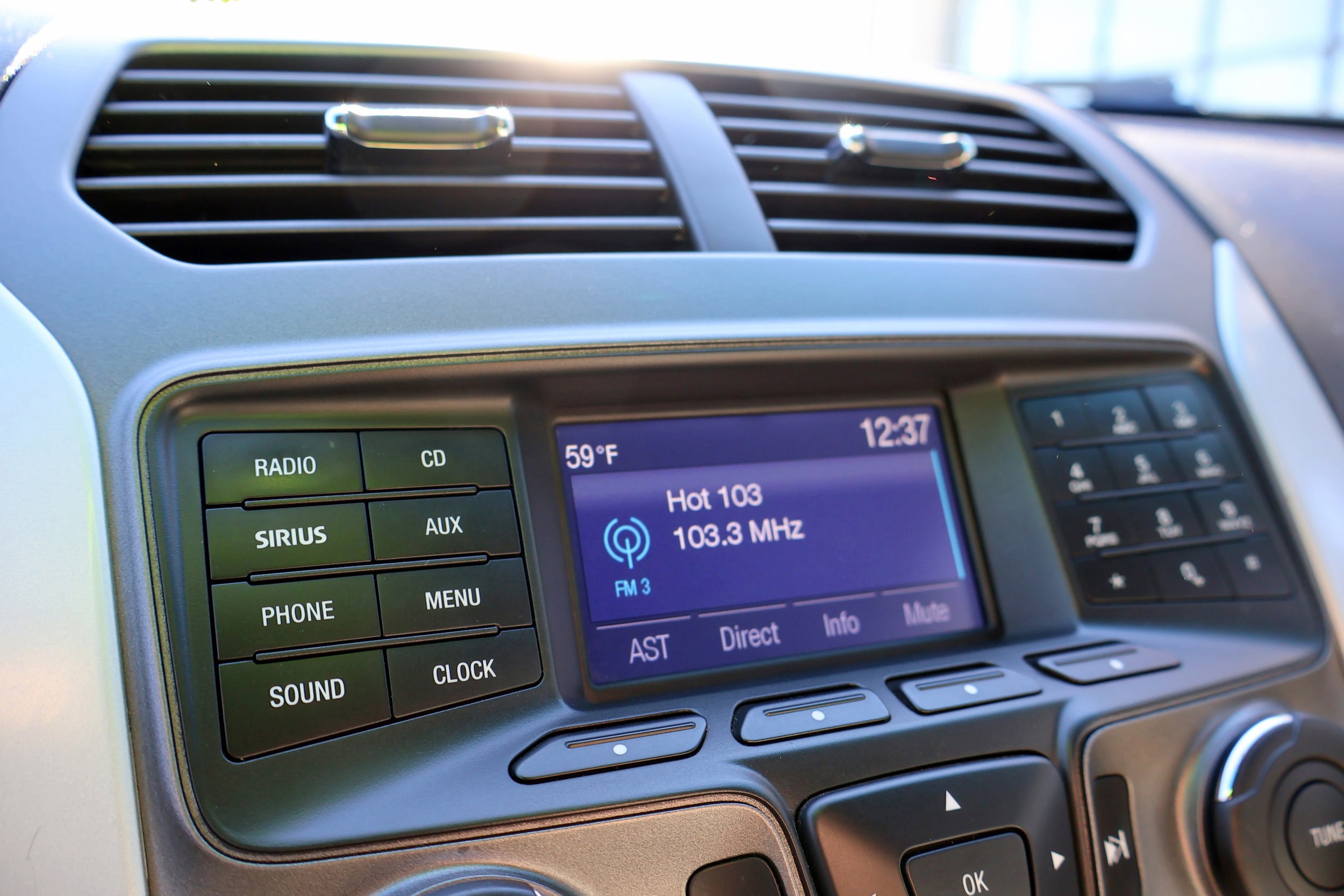 2015 Ford Explorer Base - Photo 18
