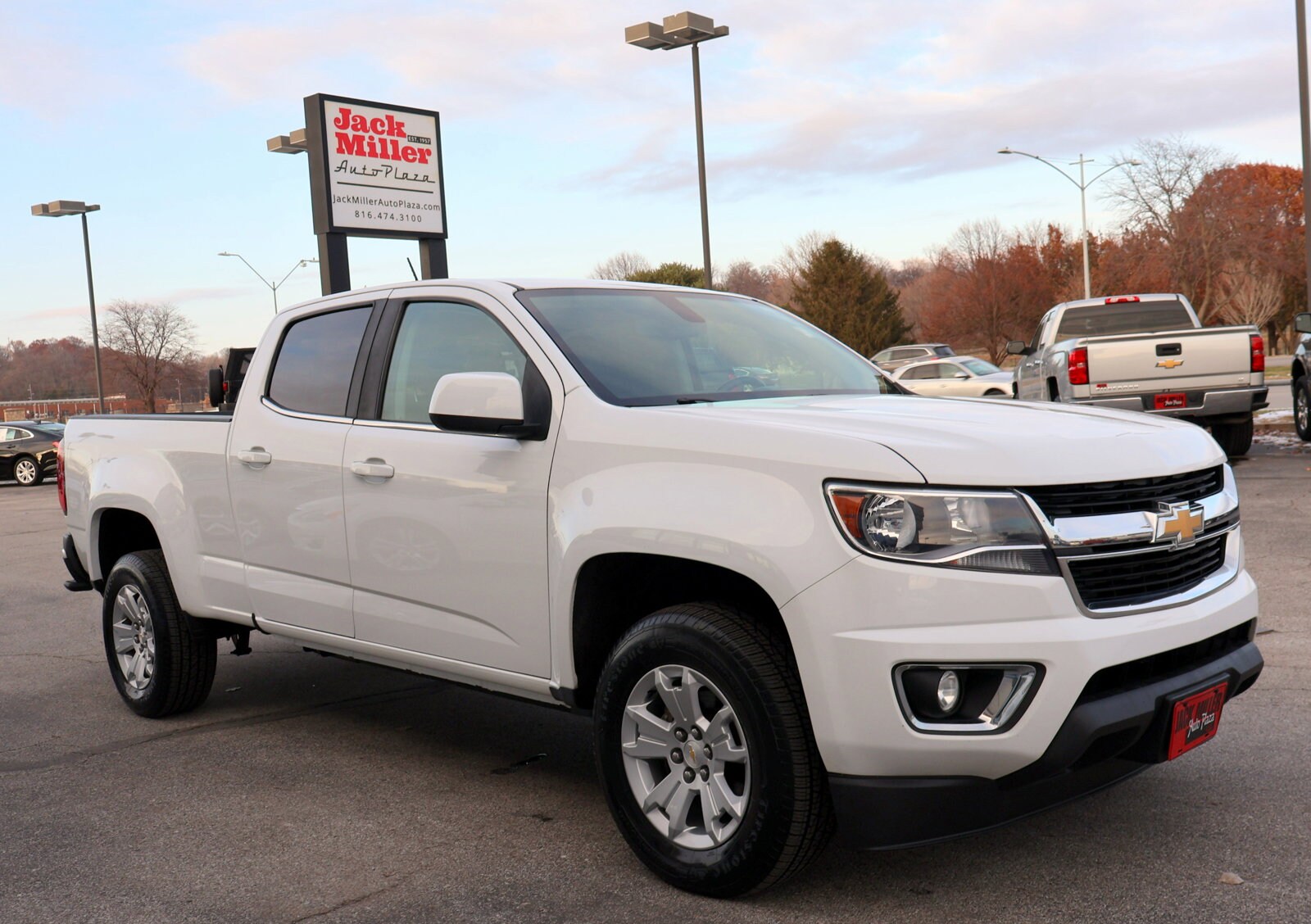 2019 Chevrolet Colorado LT photo 3