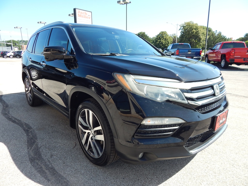 Used 2016 Honda Pilot Touring FWD SUV