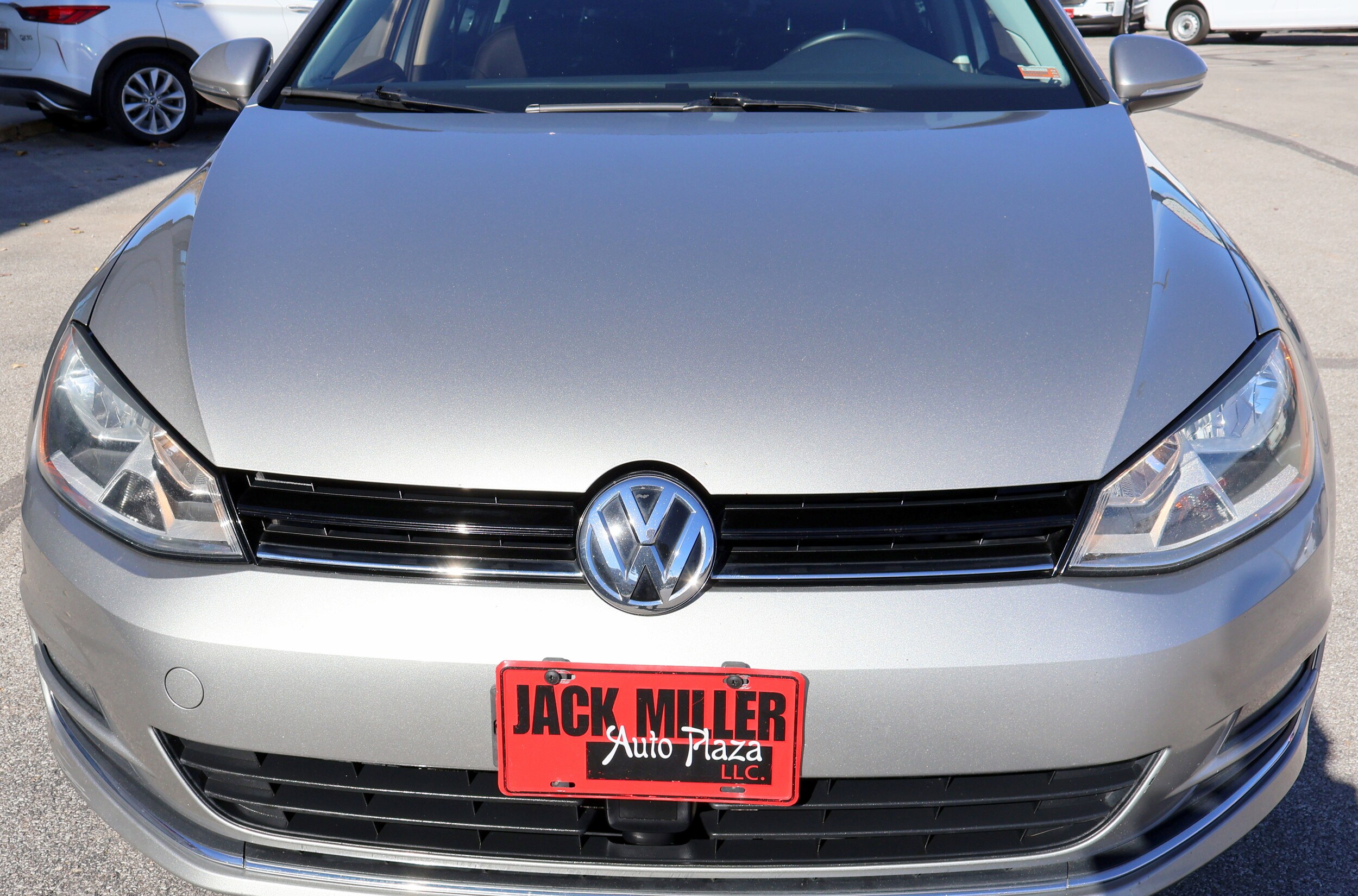 2017 Volkswagen Golf TSI SEL photo 2