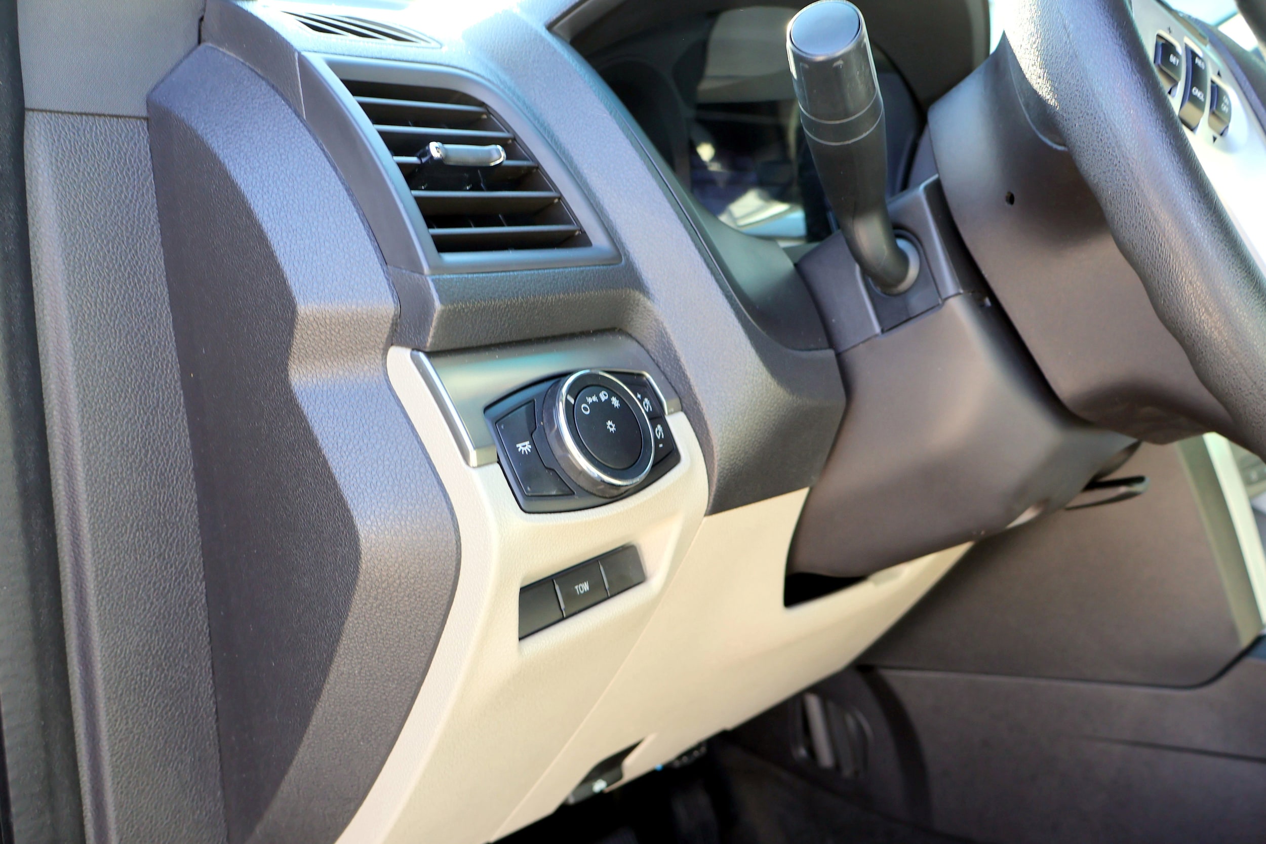 2015 Ford Explorer Base - Photo 13