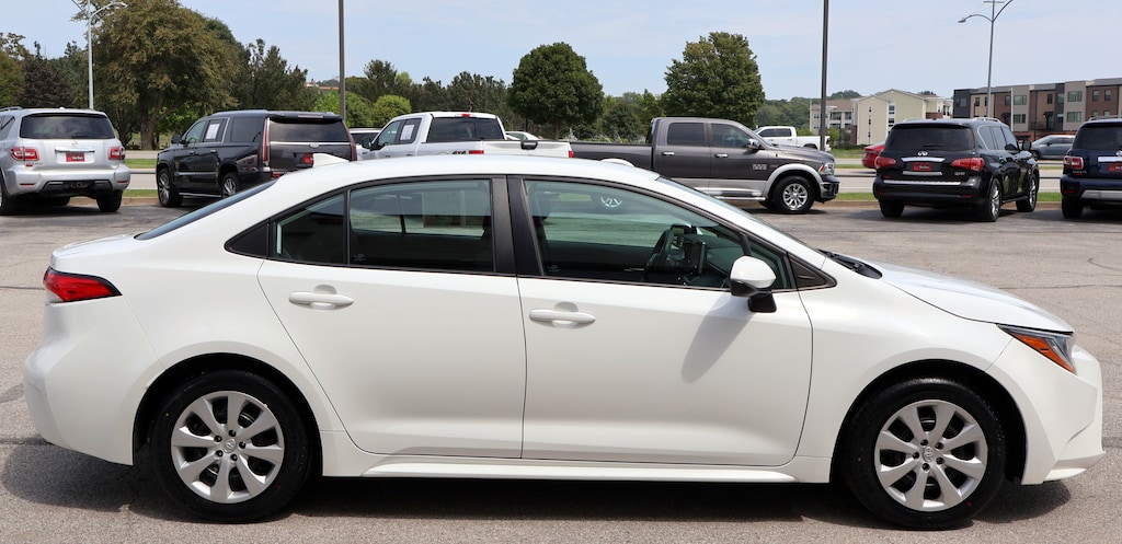 Used 2021 Toyota Corolla LE Sedan