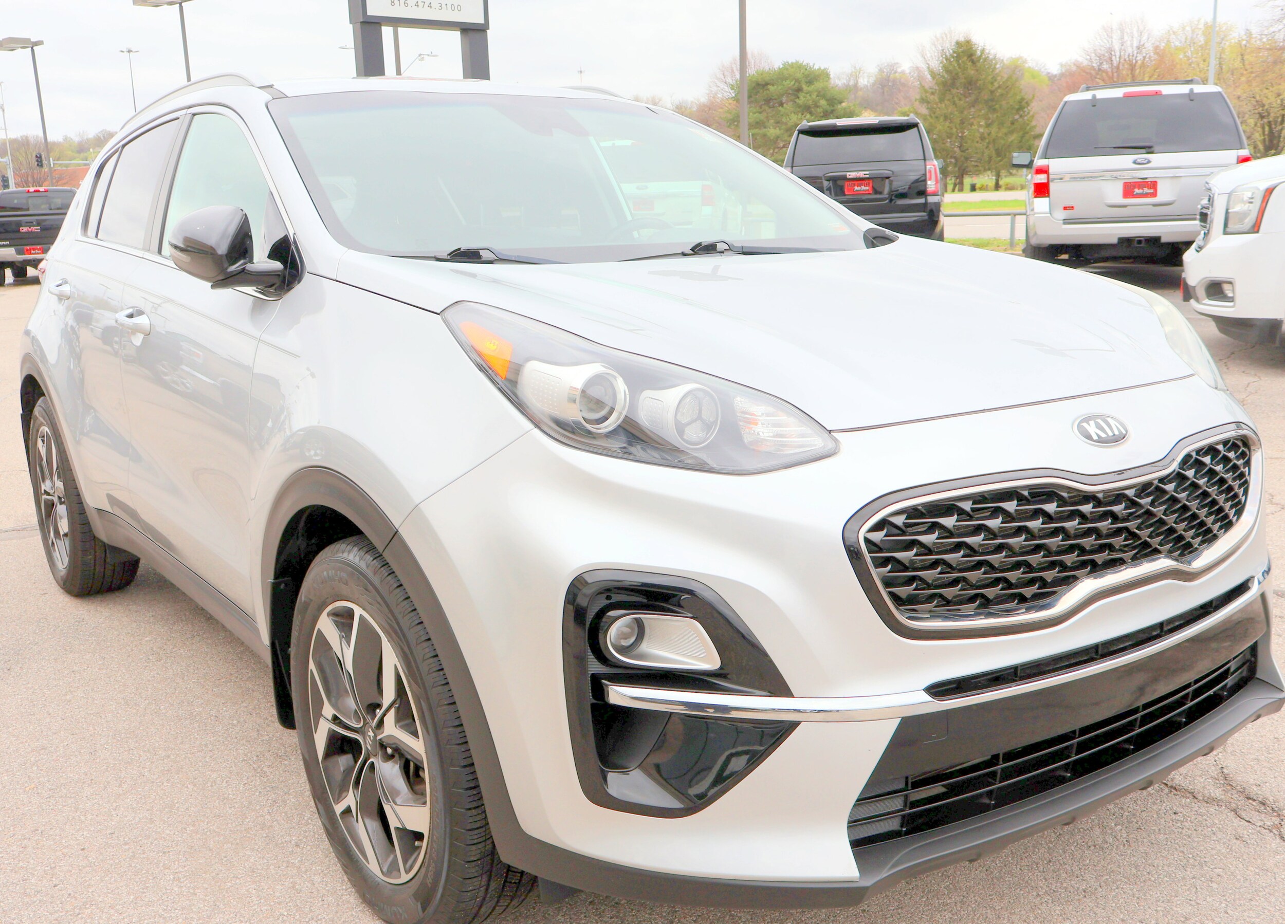 2020 Kia Sportage EX photo 3