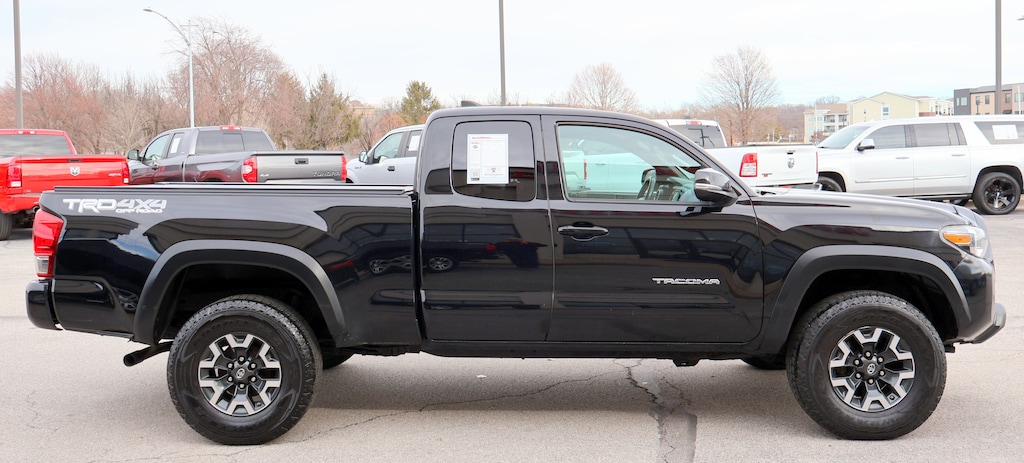 Used 2017 Toyota Tacoma TRD Off Road V6 Truck Access Cab