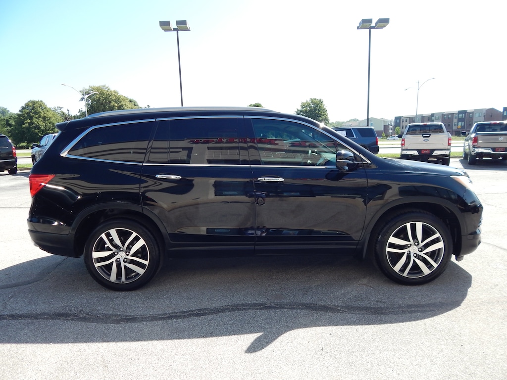 Used 2016 Honda Pilot Touring FWD SUV