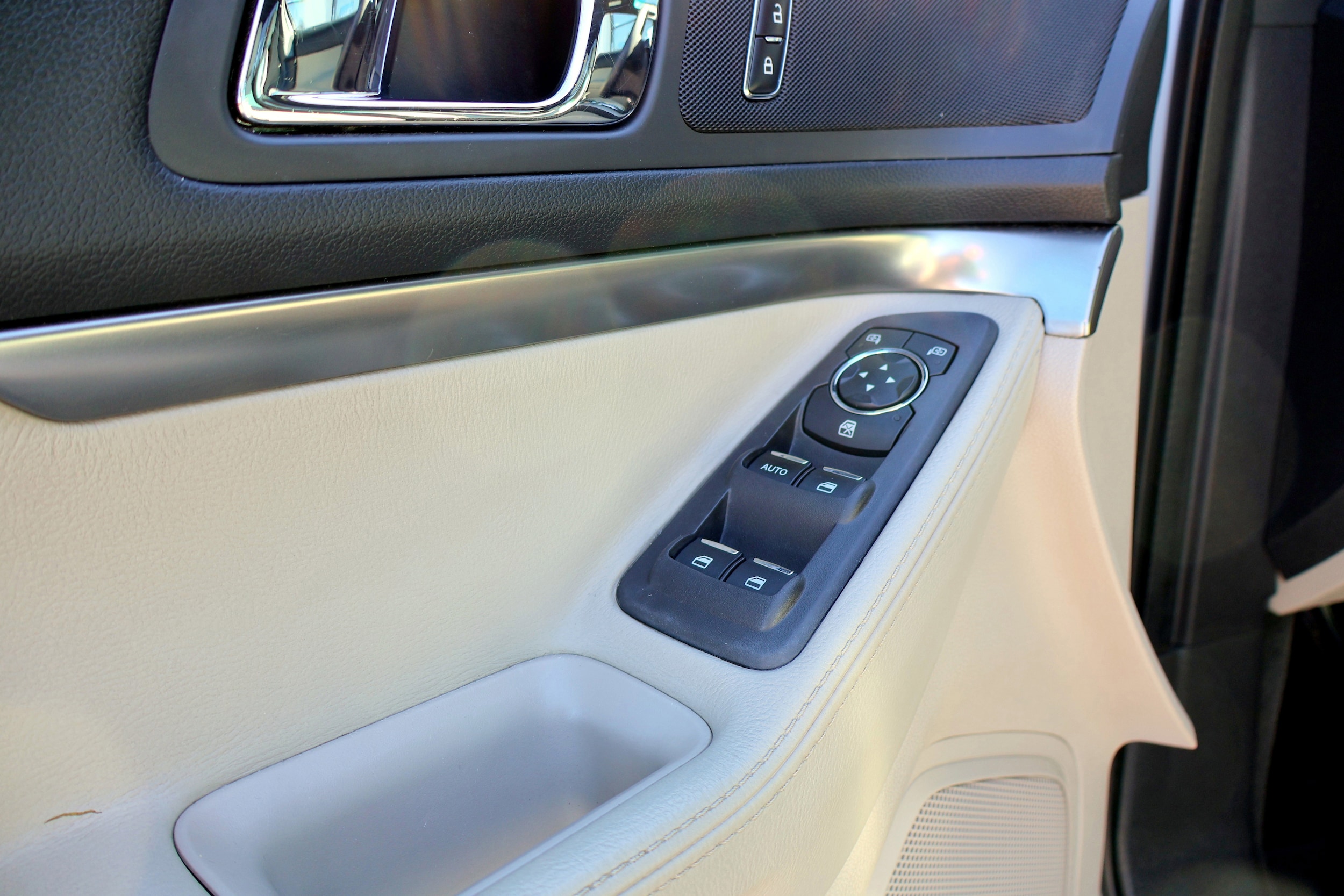 2015 Ford Explorer Base - Photo 23