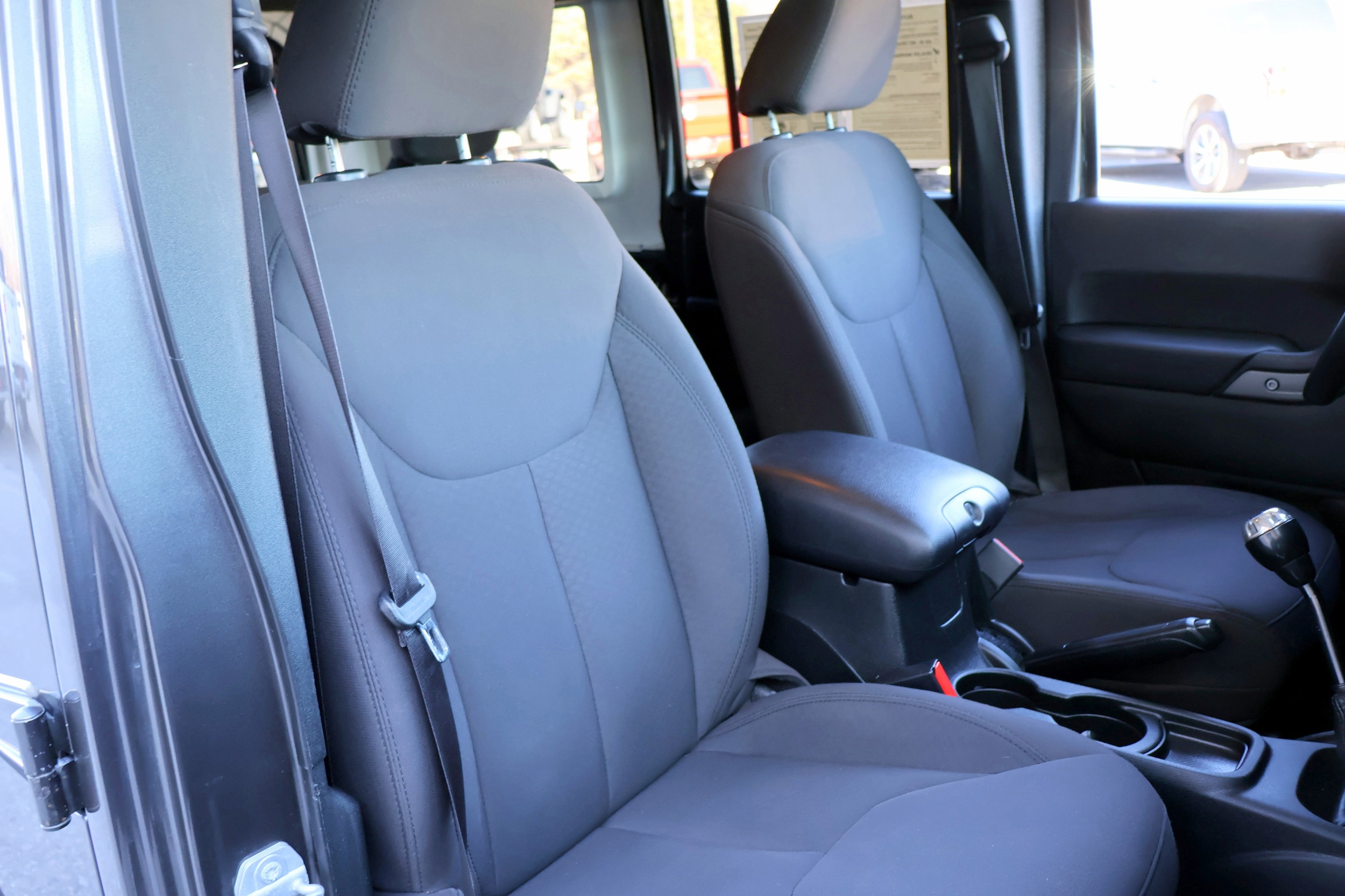 2017 Jeep Wrangler Unlimited Sport S - Photo 10