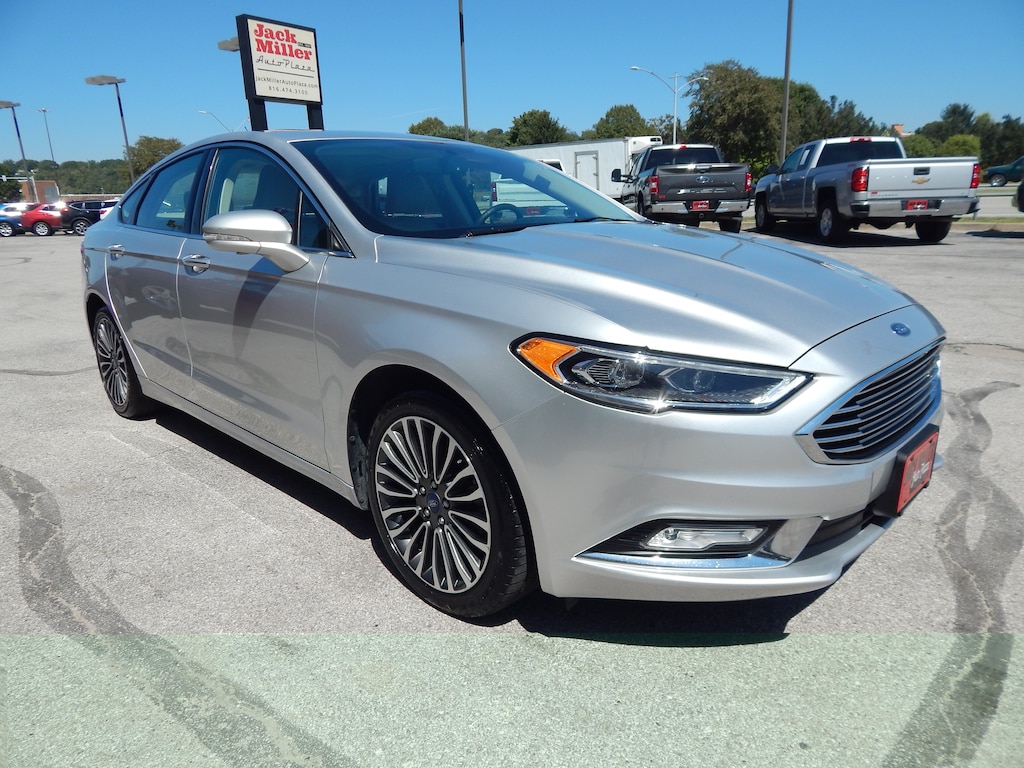 Used 2017 Ford Fusion SE Sedan