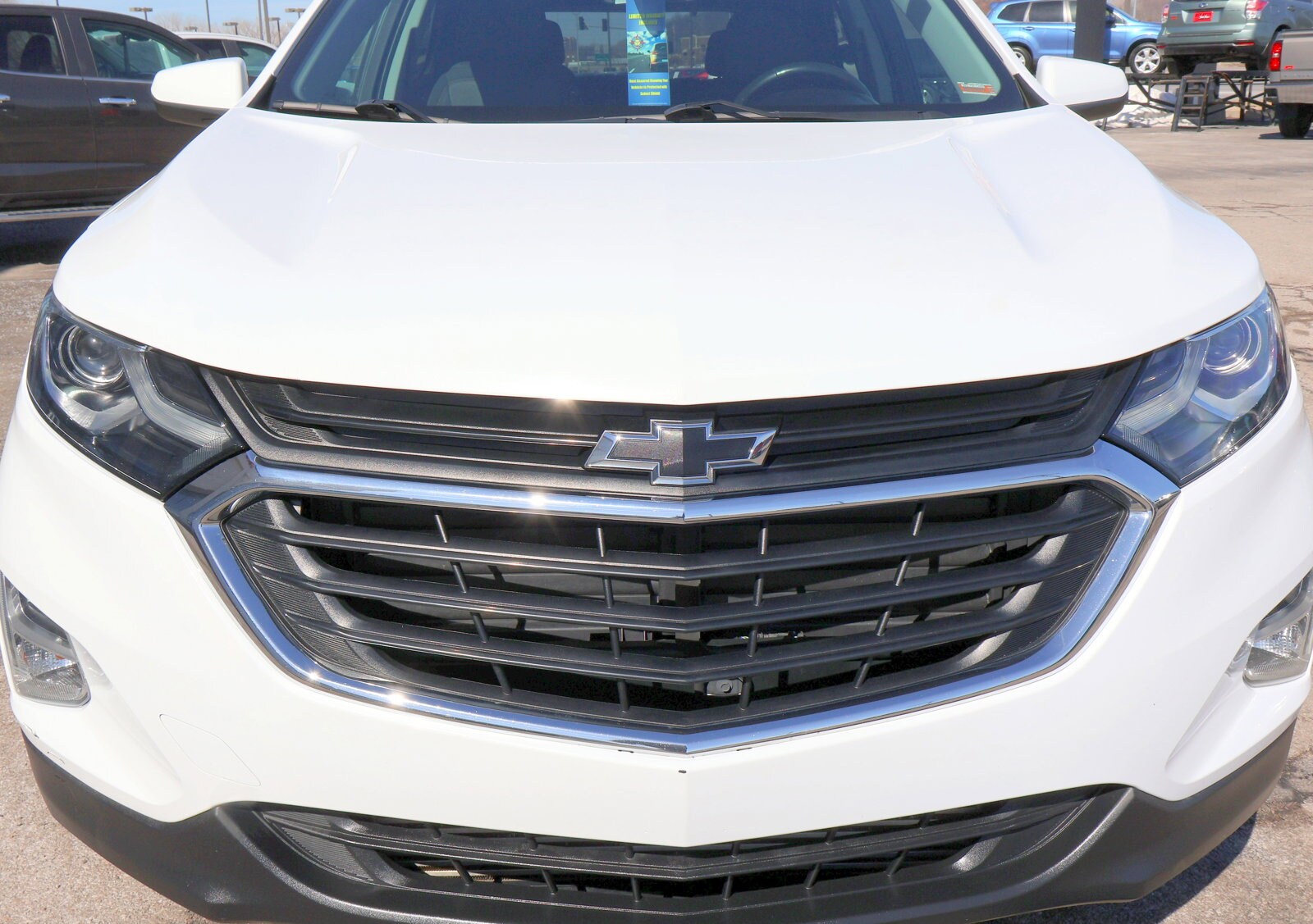 2019 Chevrolet Equinox LT photo 2