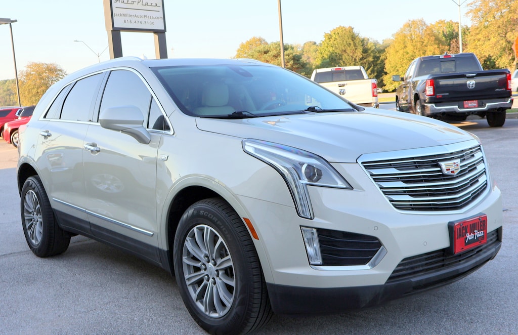 Used 2017 CADILLAC XT5 Luxury SUV