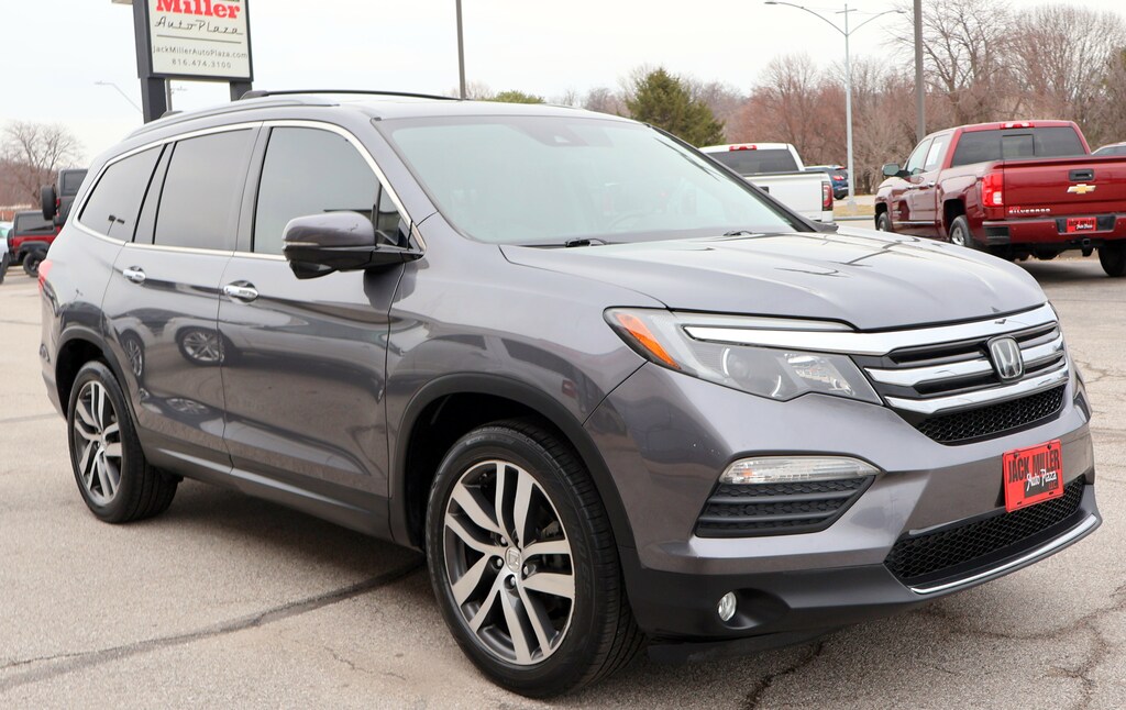 Used 2016 Honda Pilot Touring AWD SUV