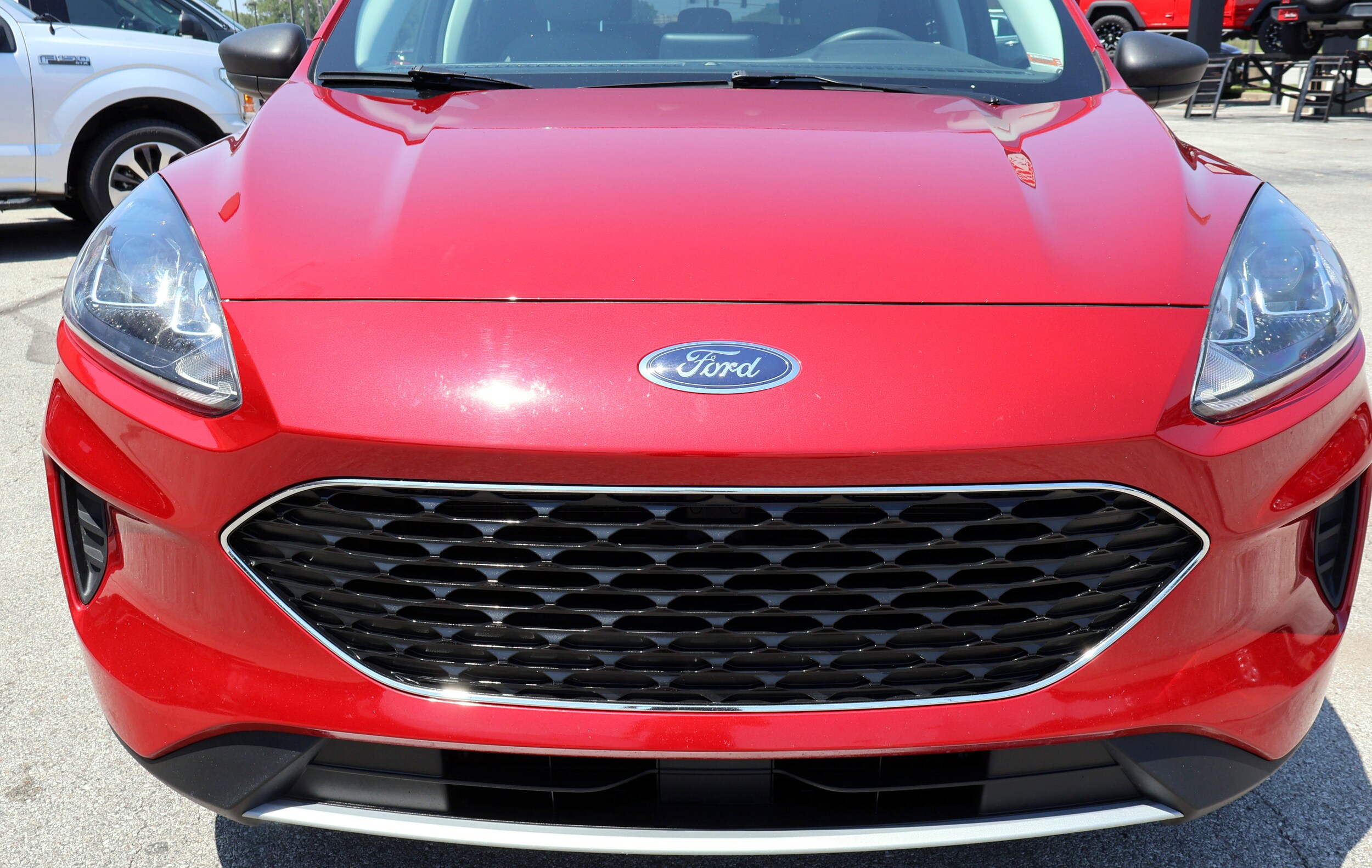 2022 Ford Escape SE photo 2