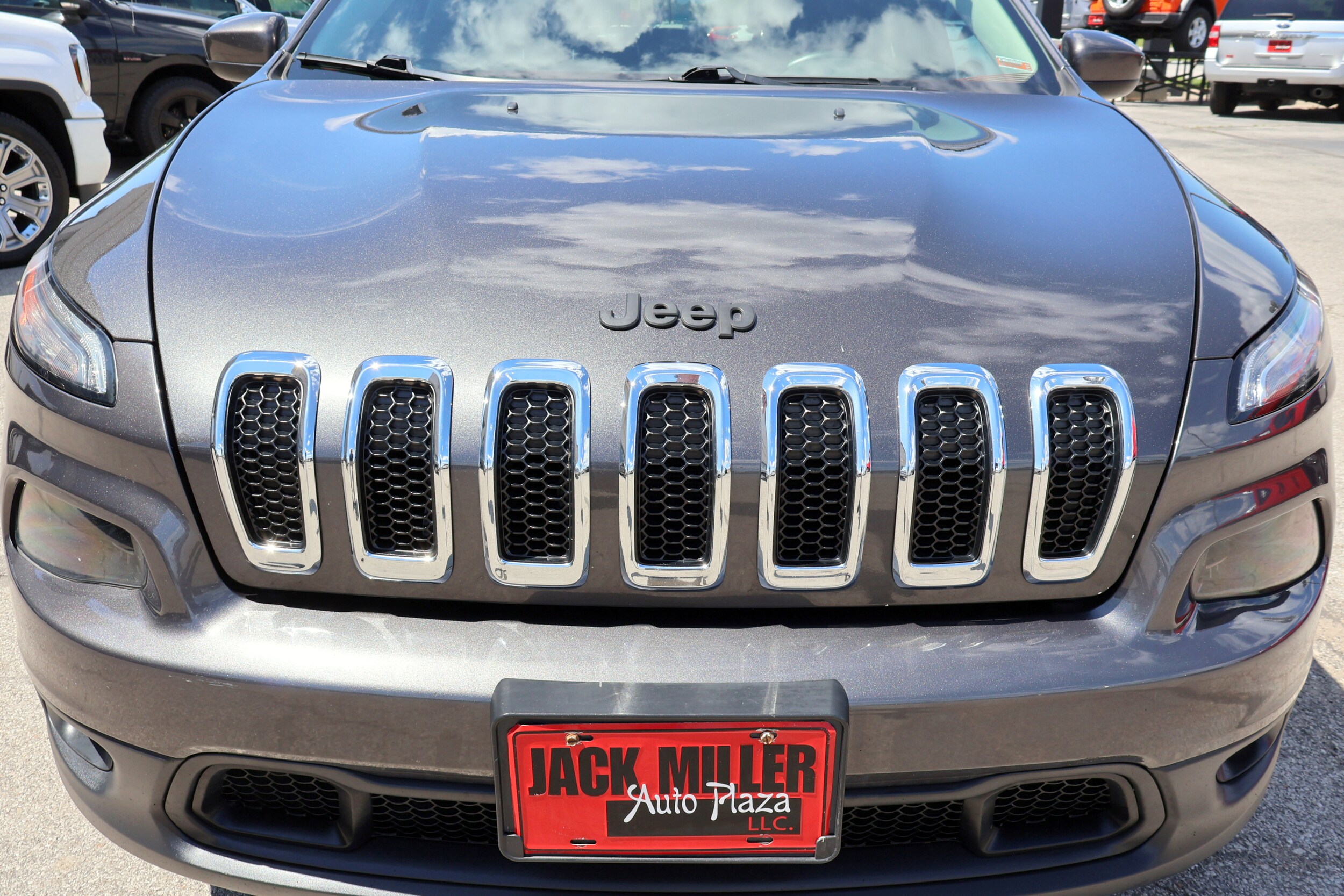 2017 Jeep Cherokee Latitude photo 2