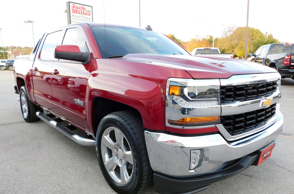 Used 2018 Chevrolet Silverado 1500 LT w/1LT Truck Crew Cab