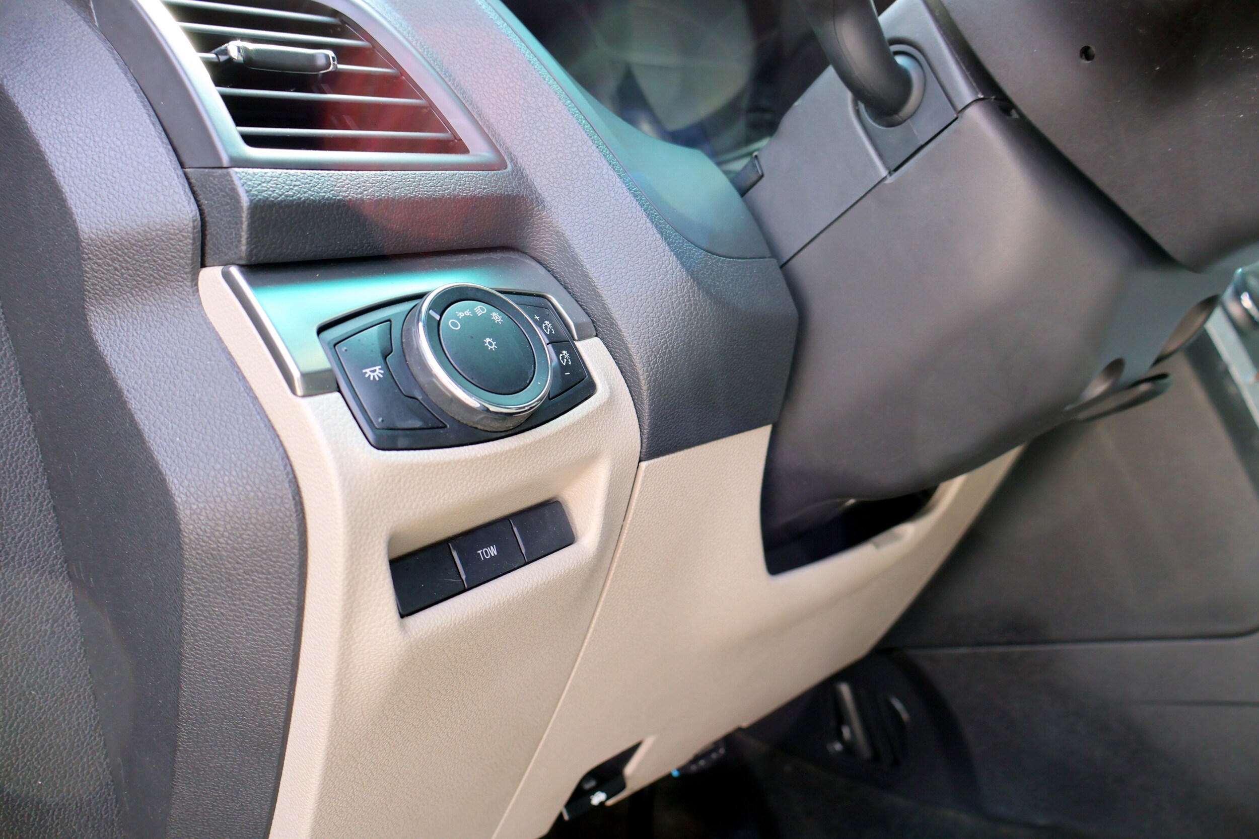 2015 Ford Explorer Base - Photo 12