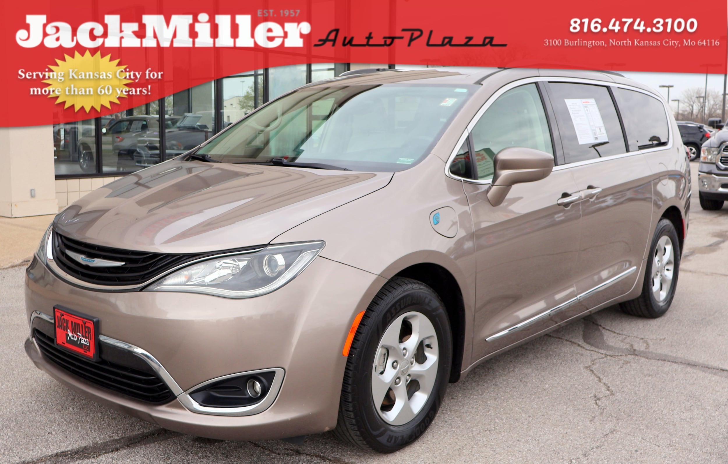 2018 Chrysler Pacifica Hybrid Touring L's photo