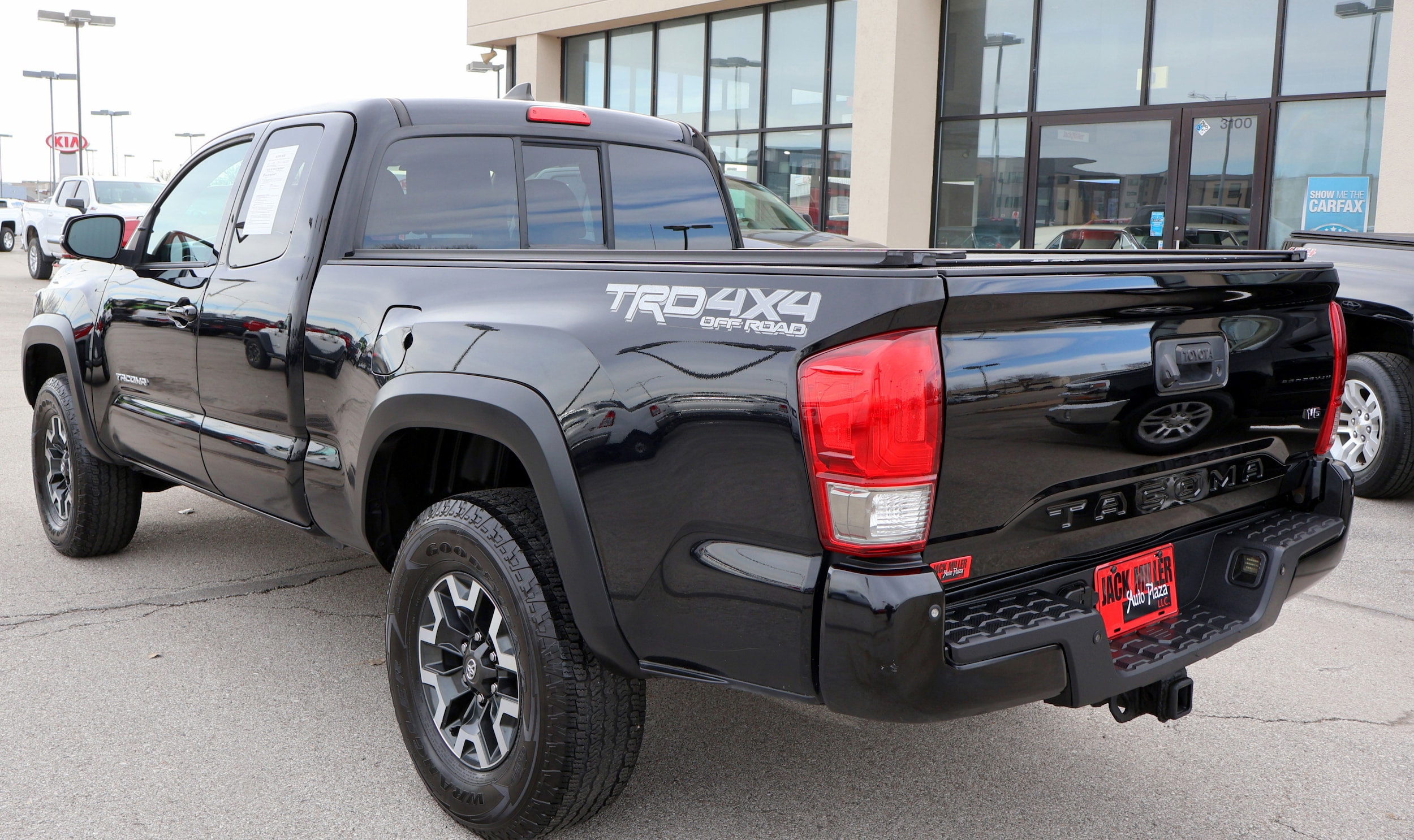 2017 Toyota Tacoma TRD Off Road - Photo 8