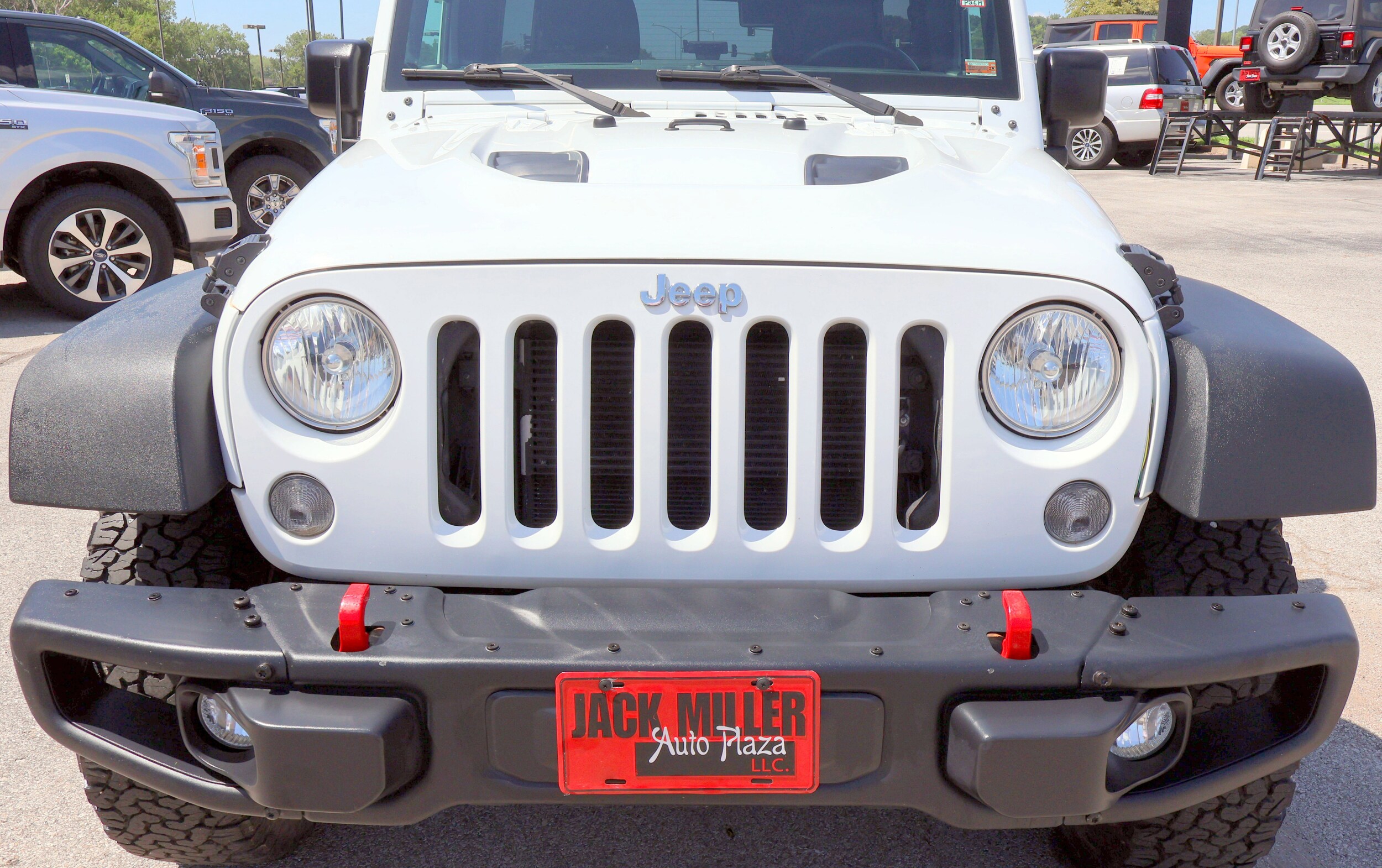 2016 Jeep Wrangler Unlimited Rubicon photo 2