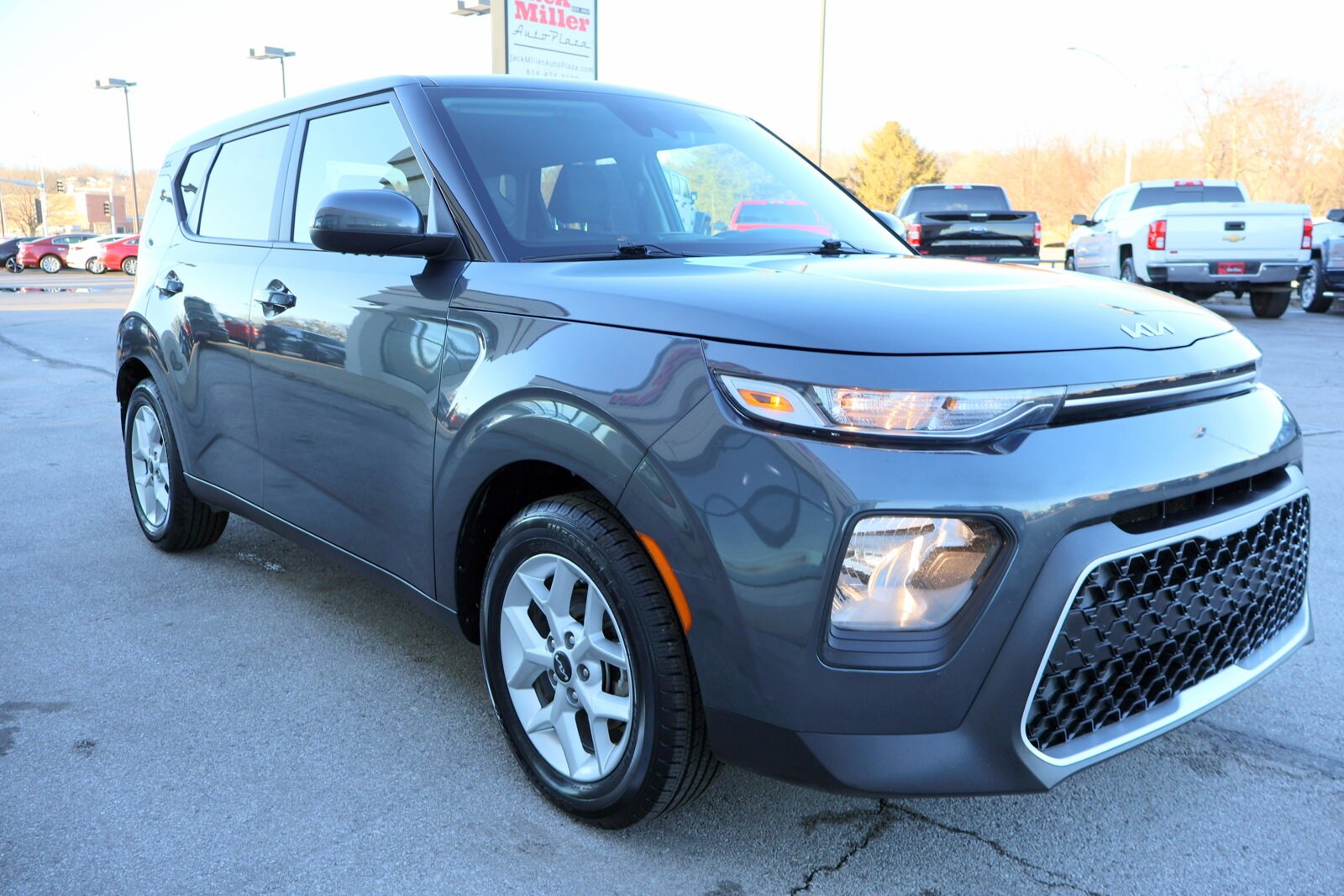 2022 Kia Soul LX photo 3