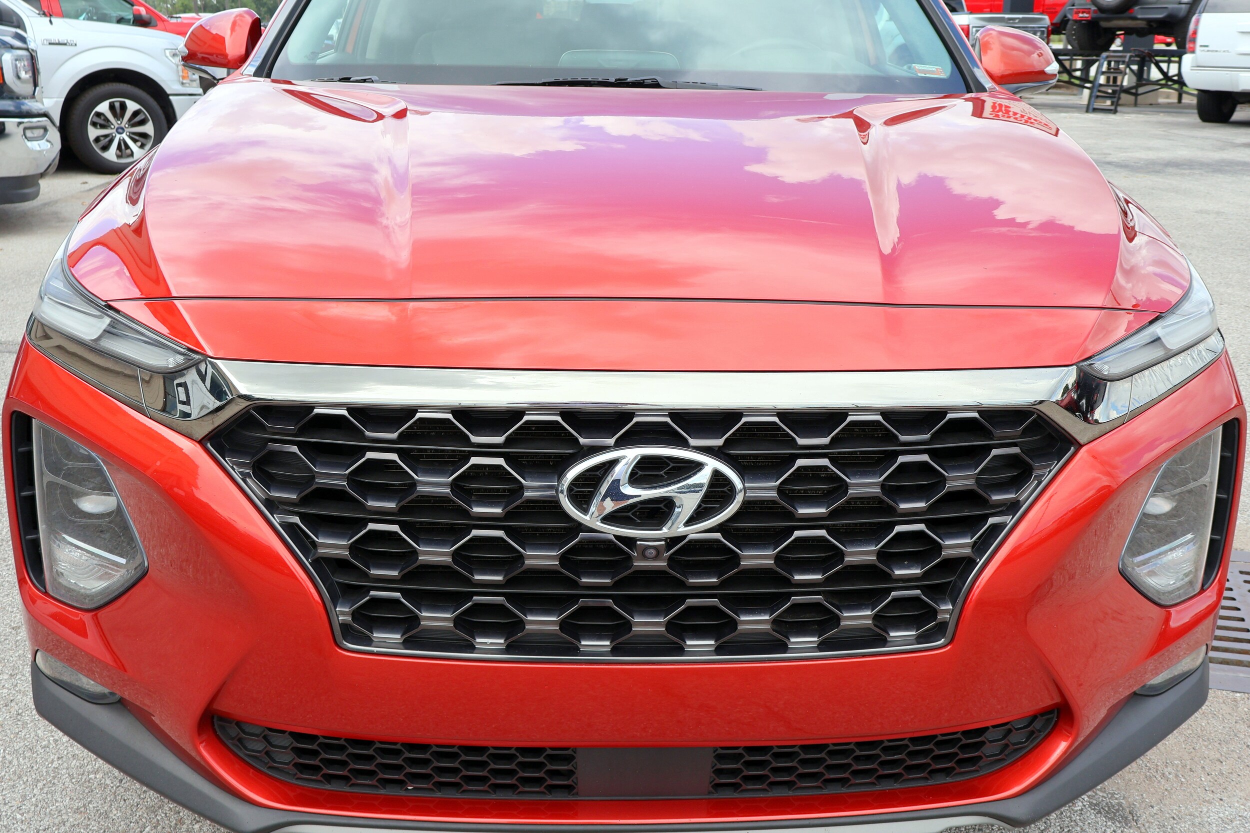 2019 Hyundai Santa Fe Ultimate photo 2