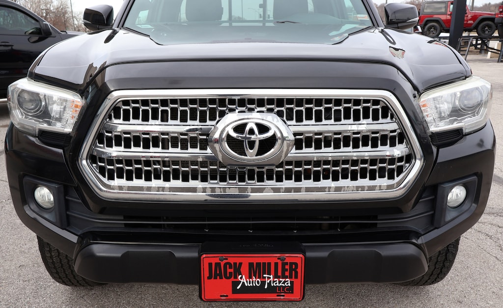 Used 2017 Toyota Tacoma TRD Off Road V6 Truck Access Cab