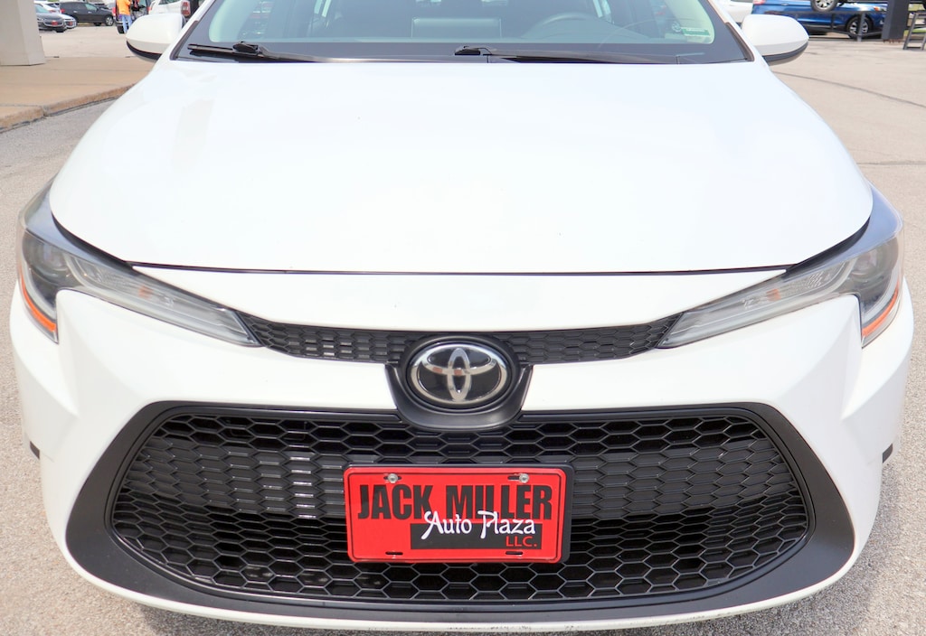 Used 2021 Toyota Corolla LE Sedan