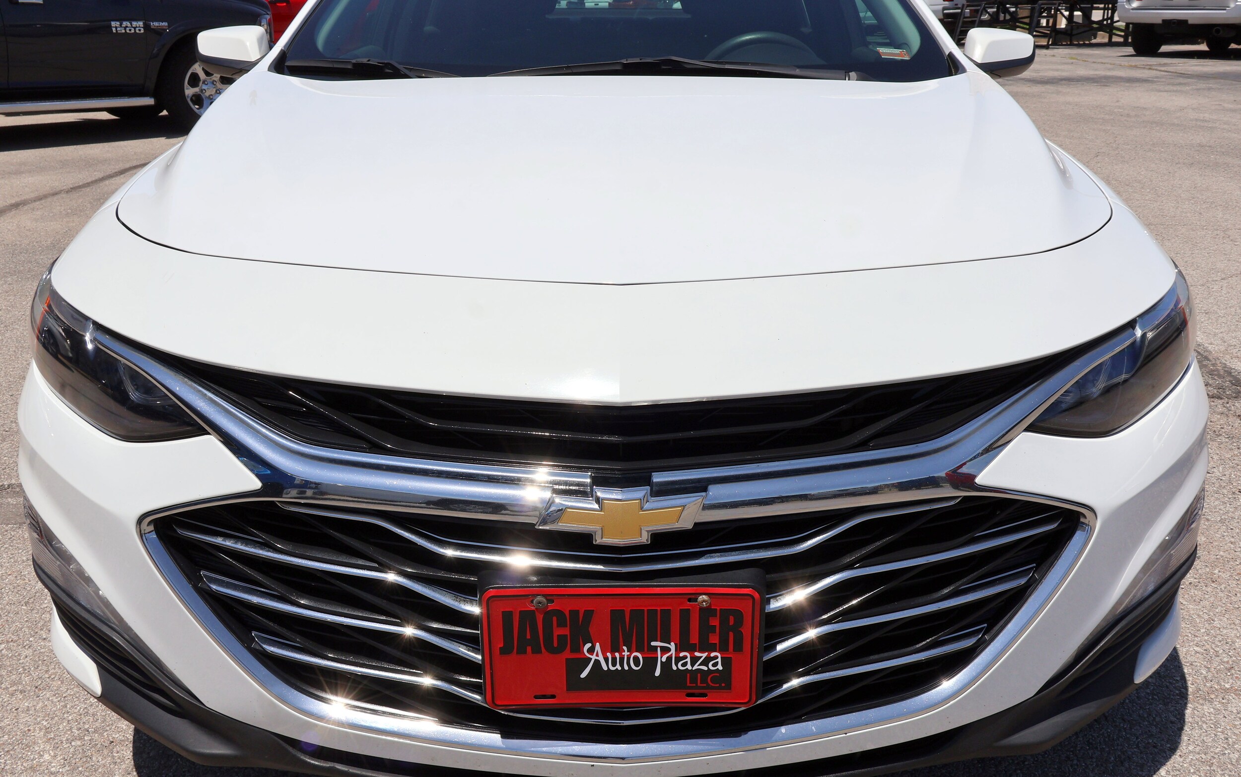 2023 Chevrolet Malibu 1LT photo 2