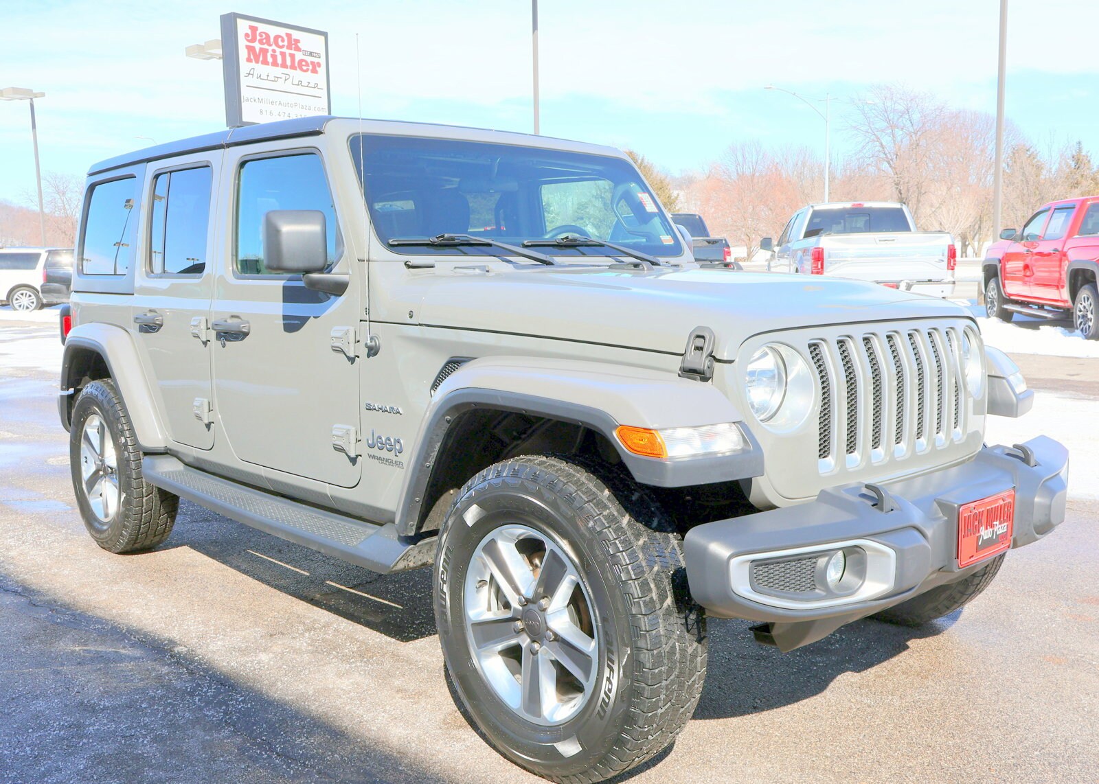 2018 Jeep Wrangler Unlimited Sahara photo 3