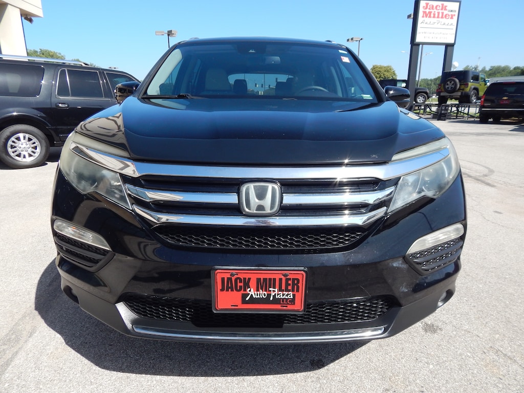 Used 2016 Honda Pilot Touring FWD SUV