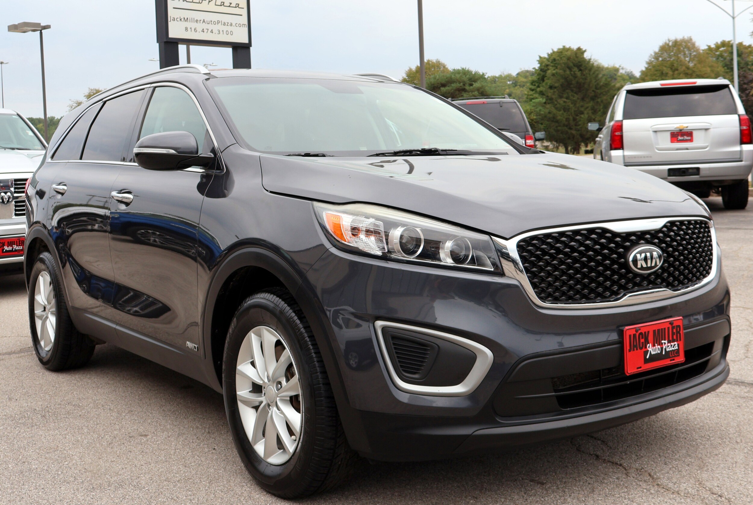 2017 Kia Sorento LX photo 2