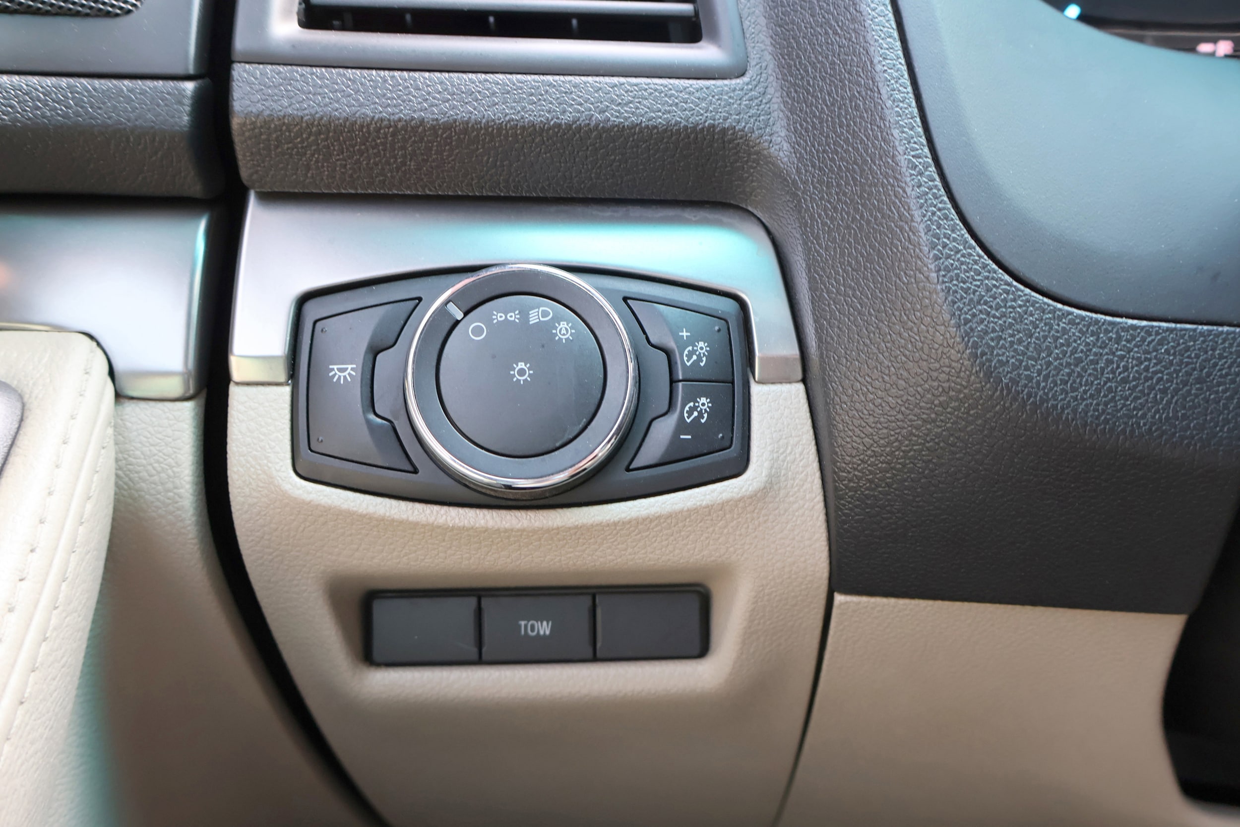 2015 Ford Explorer Base - Photo 13